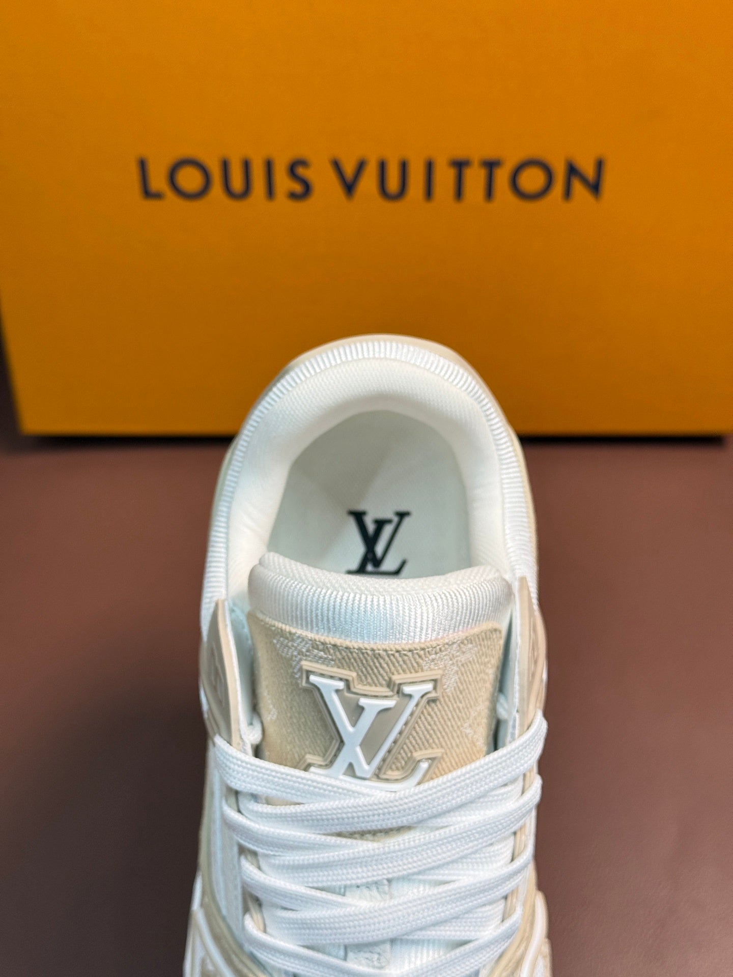 BEIGE & WHITE TEXTURED LOW-TOP SNEAKERS