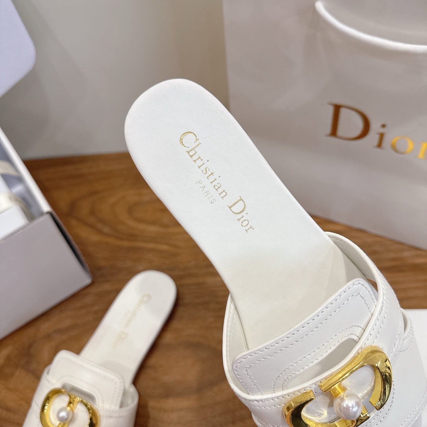 WHITE LEATHER GOLD BUCKLE SLIDE SANDALS
