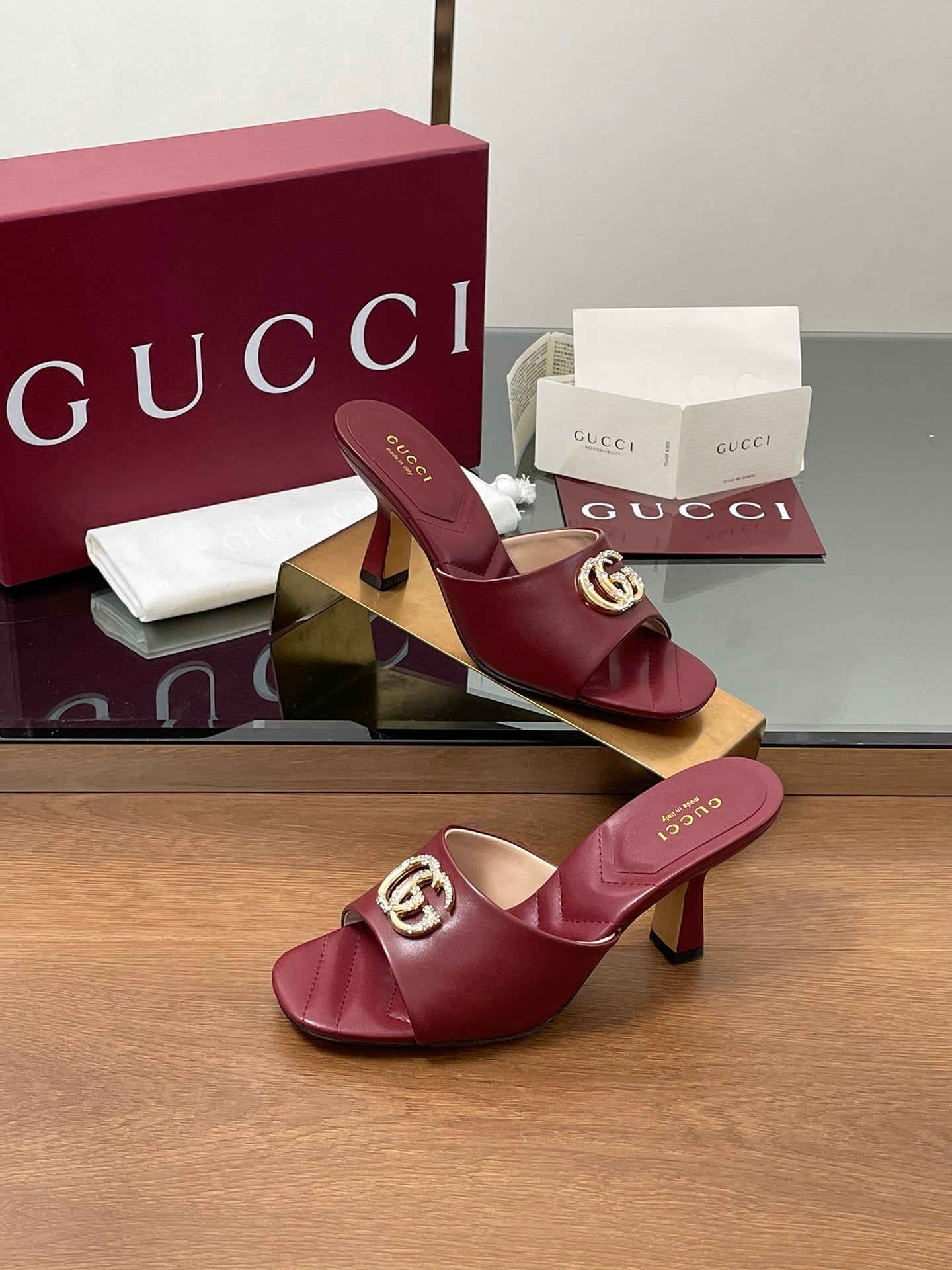 BURGUNDY BLOCK HEEL SLIDES