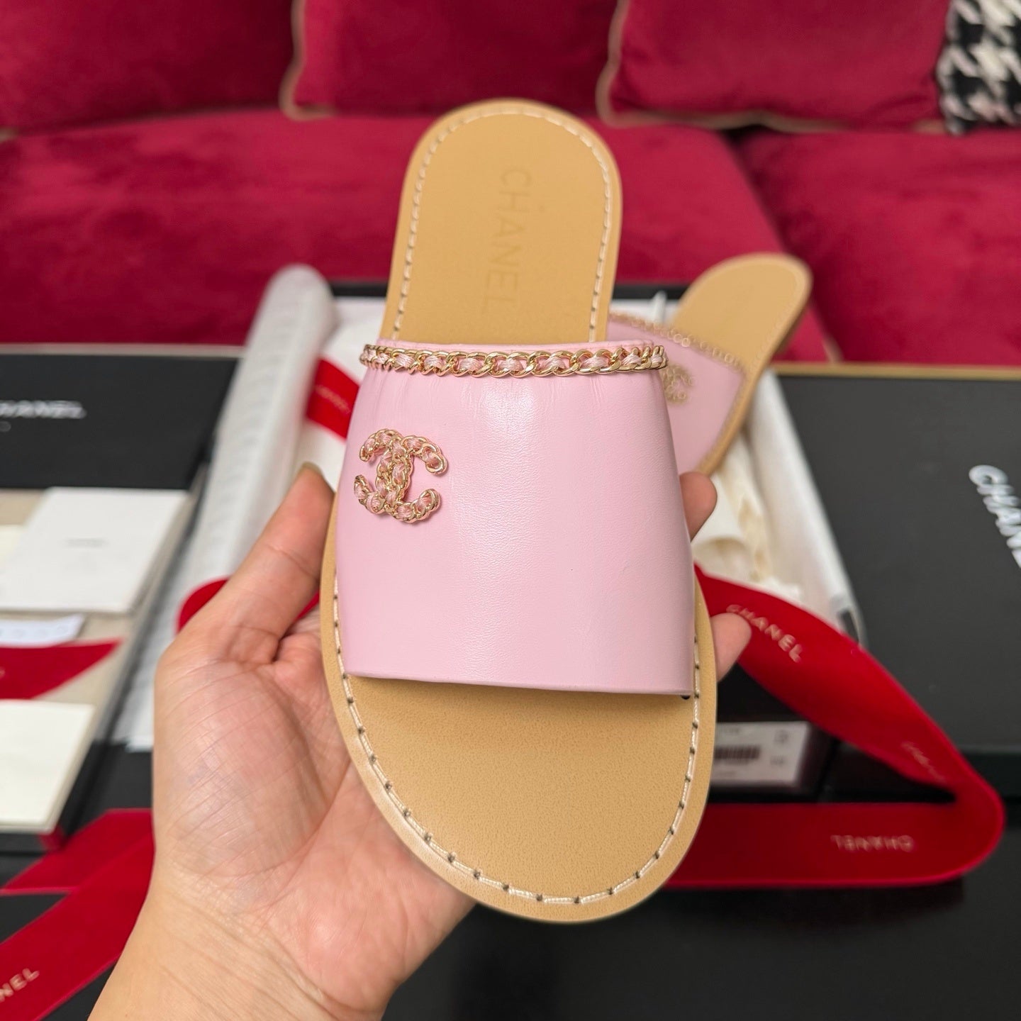 CHAIN LOGO FLAT SLIDE SANDALS