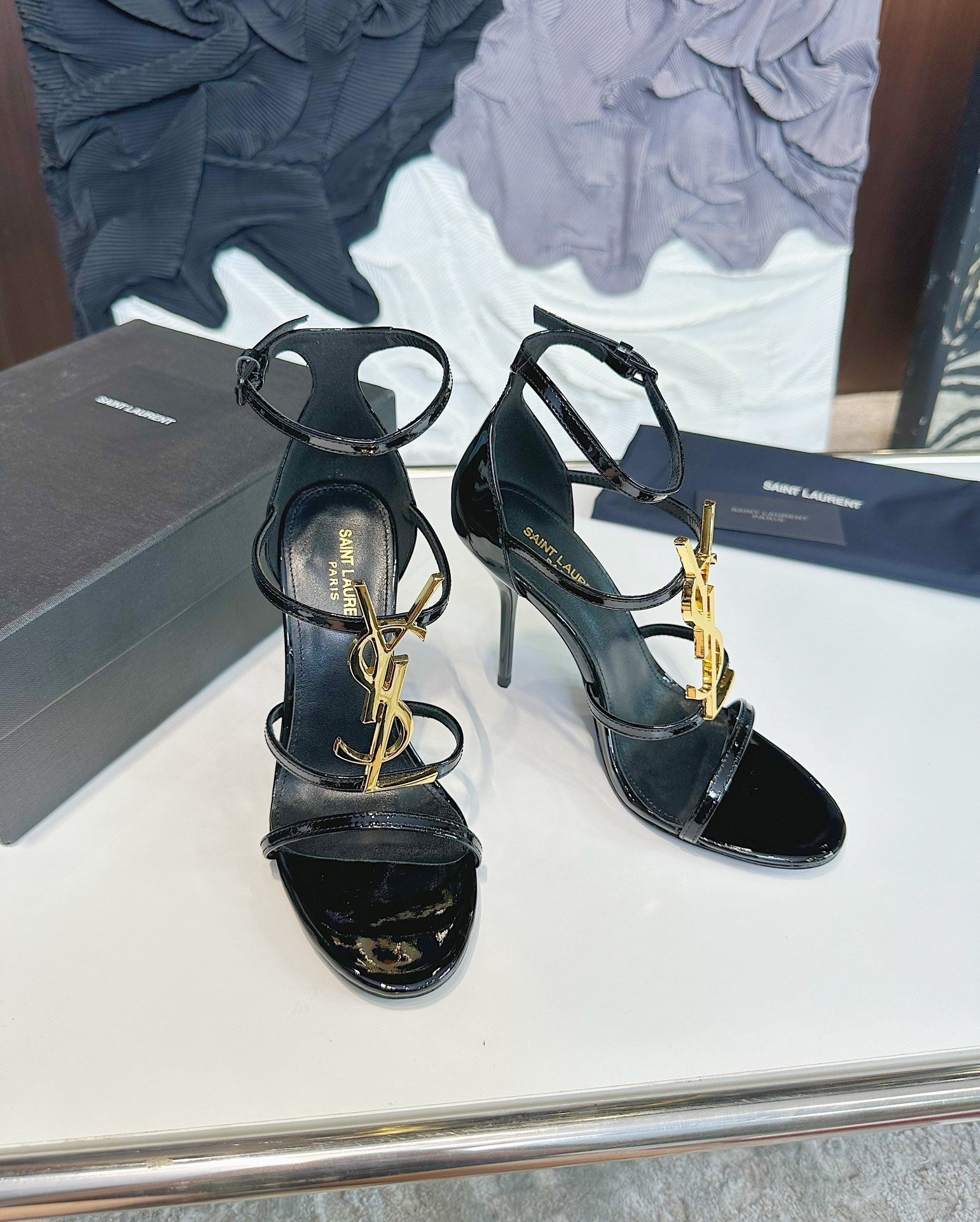 PATENT LEATHER ANKLE-STRAP LOGO HEEL SANDALS