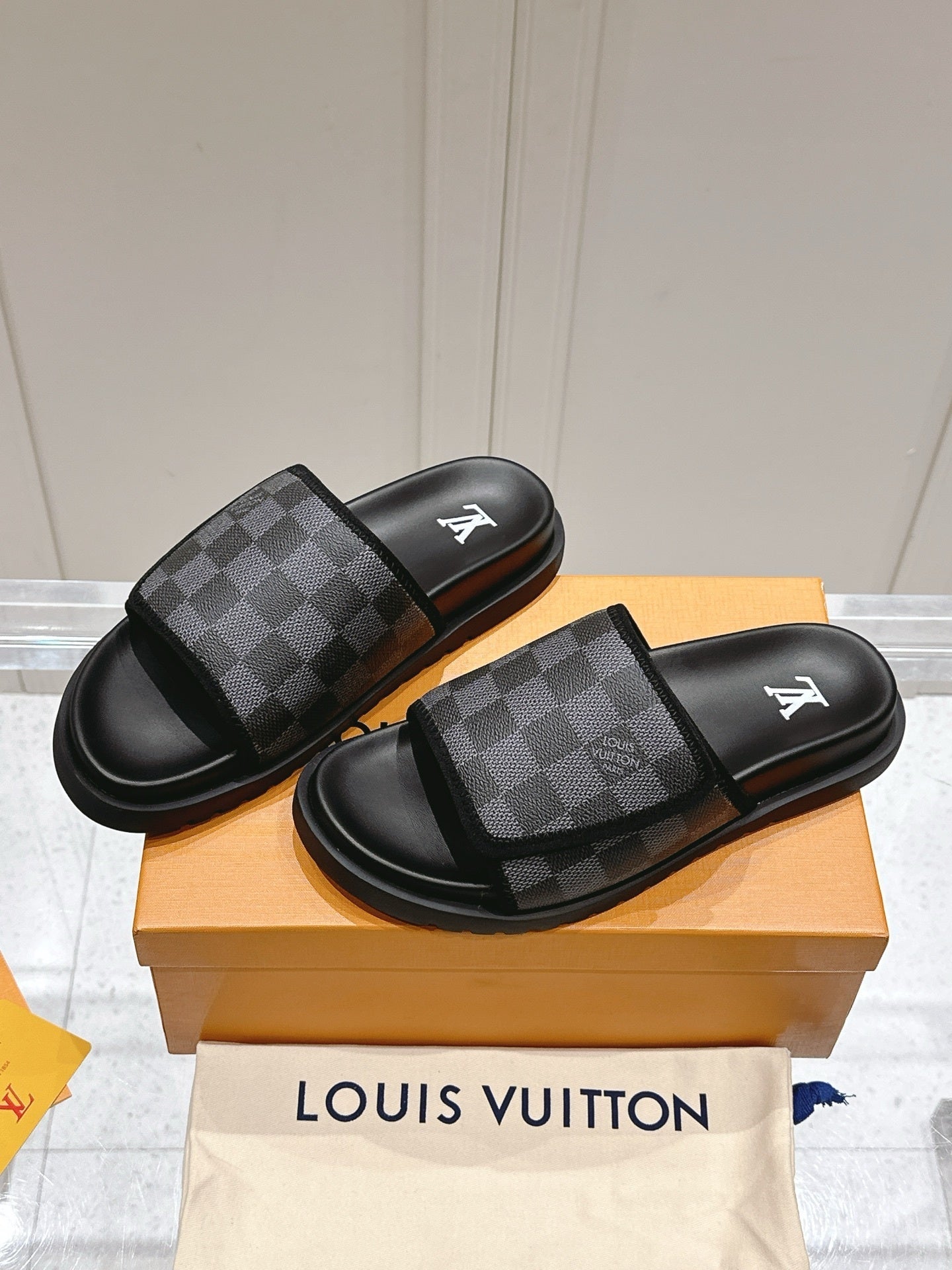 BLACK CHECKERED SLIDE SANDALS