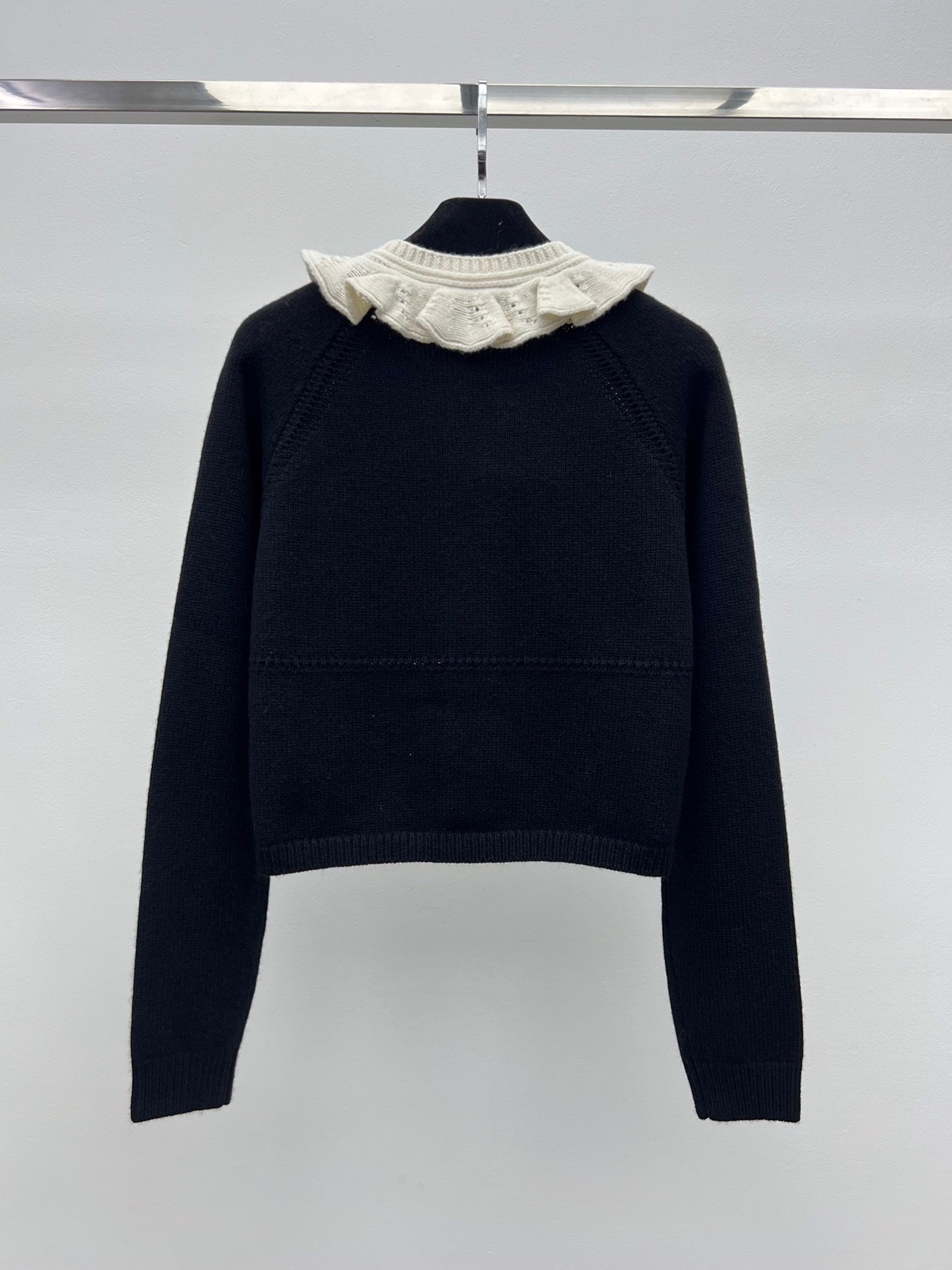 CROPPED KNIT CARDIGAN WITH RUFFLED COLLAR
