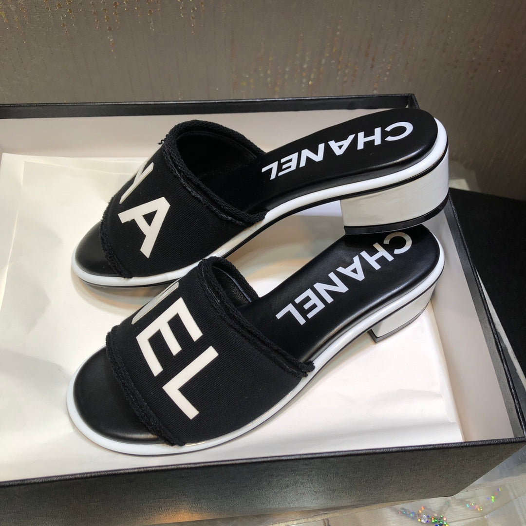 BLACK LOGO SLIDES