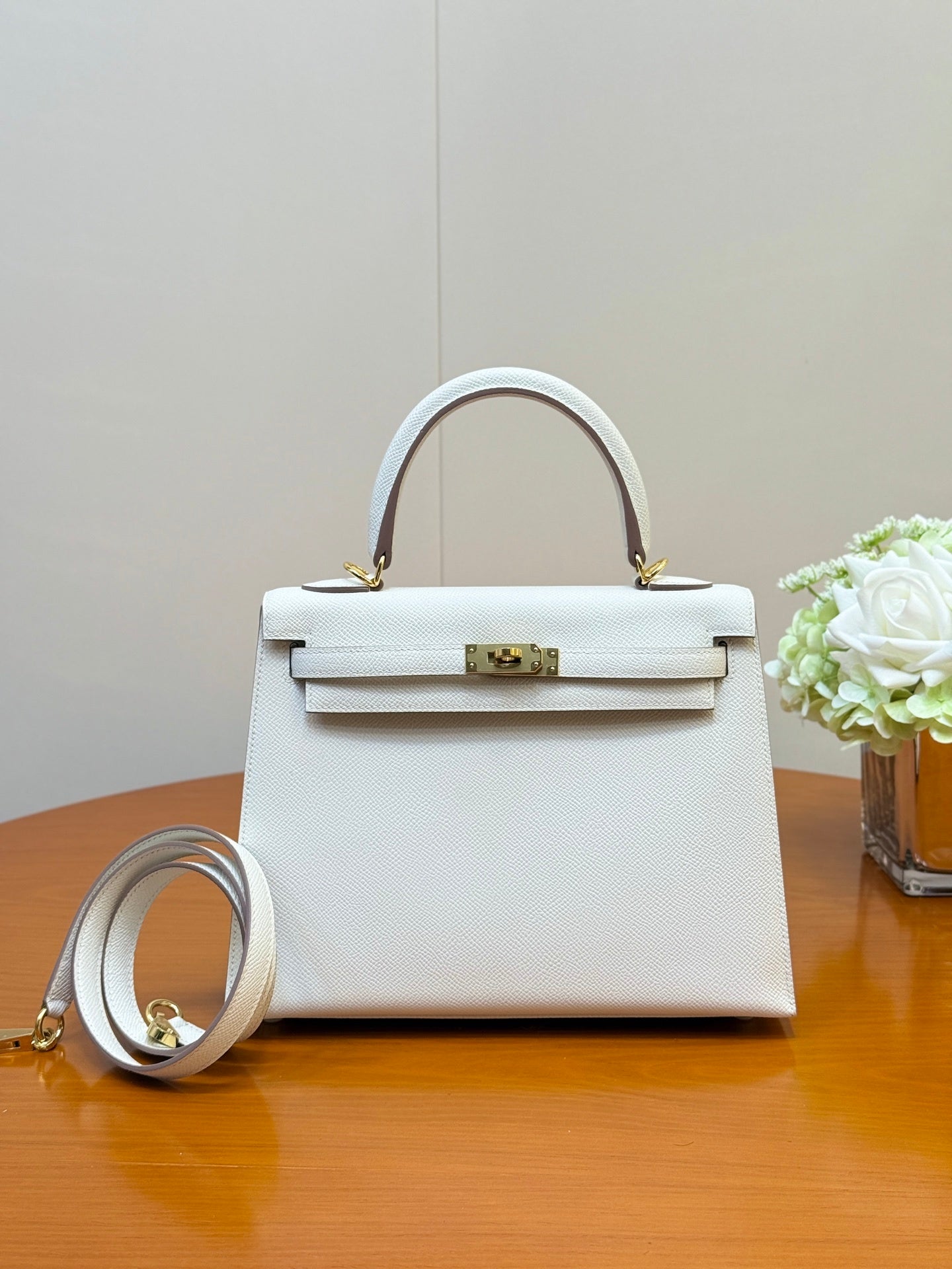 SNOW WHITE MINI LUXURY TOP HANDLE BAG