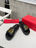 PLATFORM SLIDE SANDALS – CLASSIC BLACK WITH GOLD LOGO DETAIL