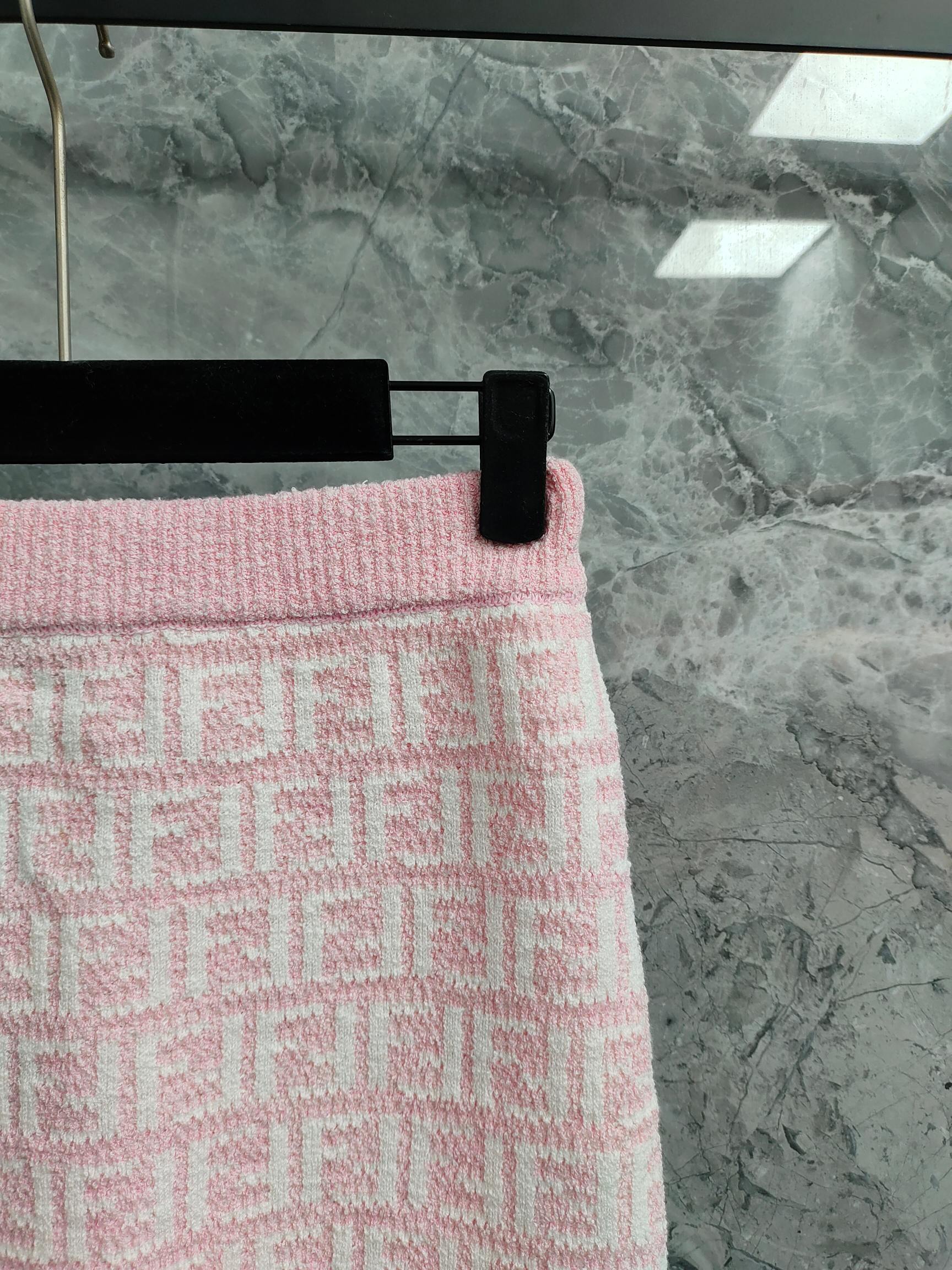 SOFT PINK TEXTURED KNIT SET – TOP & MINI SKIRT