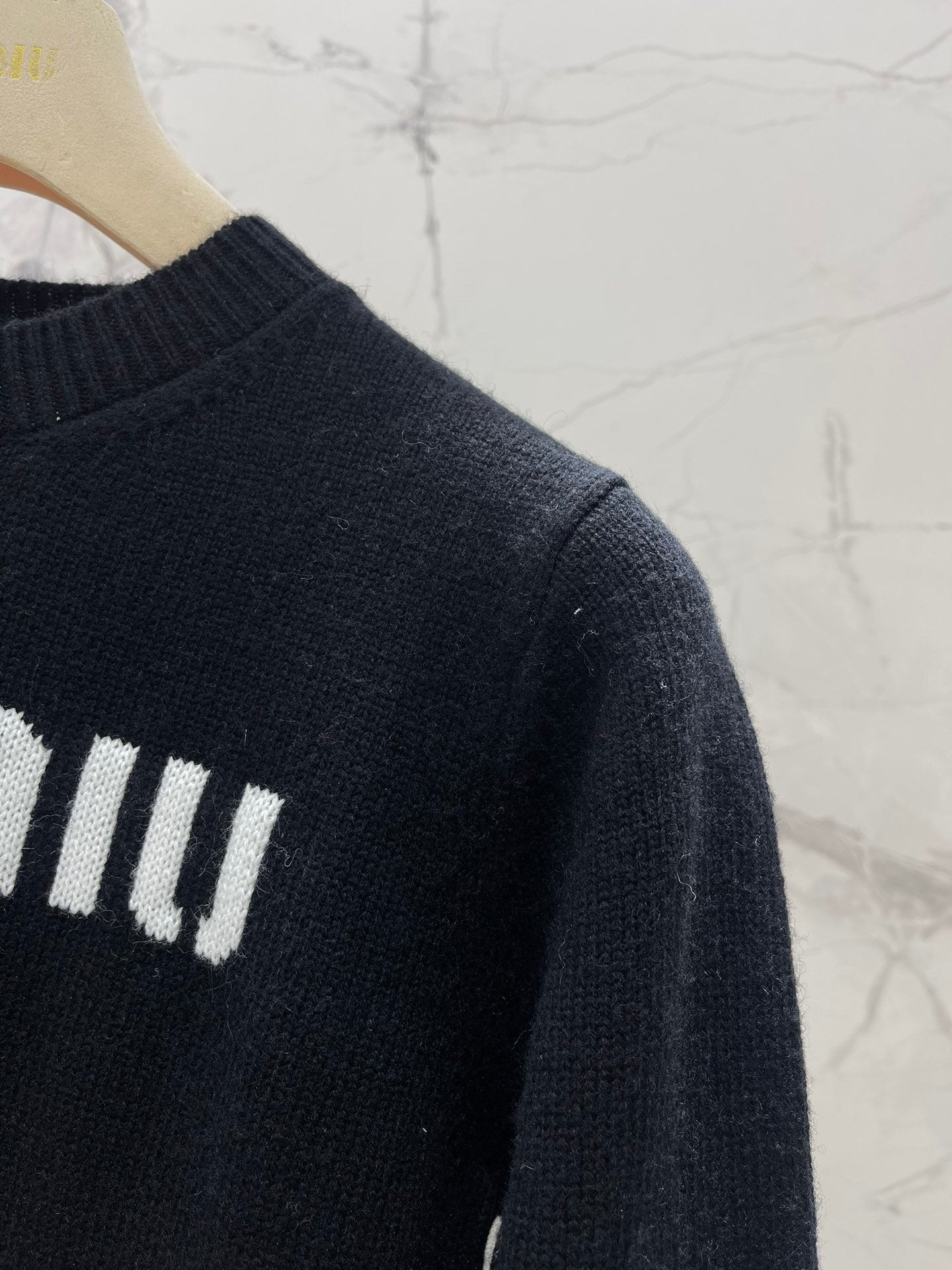 CROPPED KNIT LOGO SWEATER