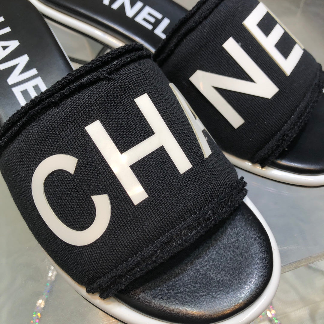 BLACK LOGO SLIDES