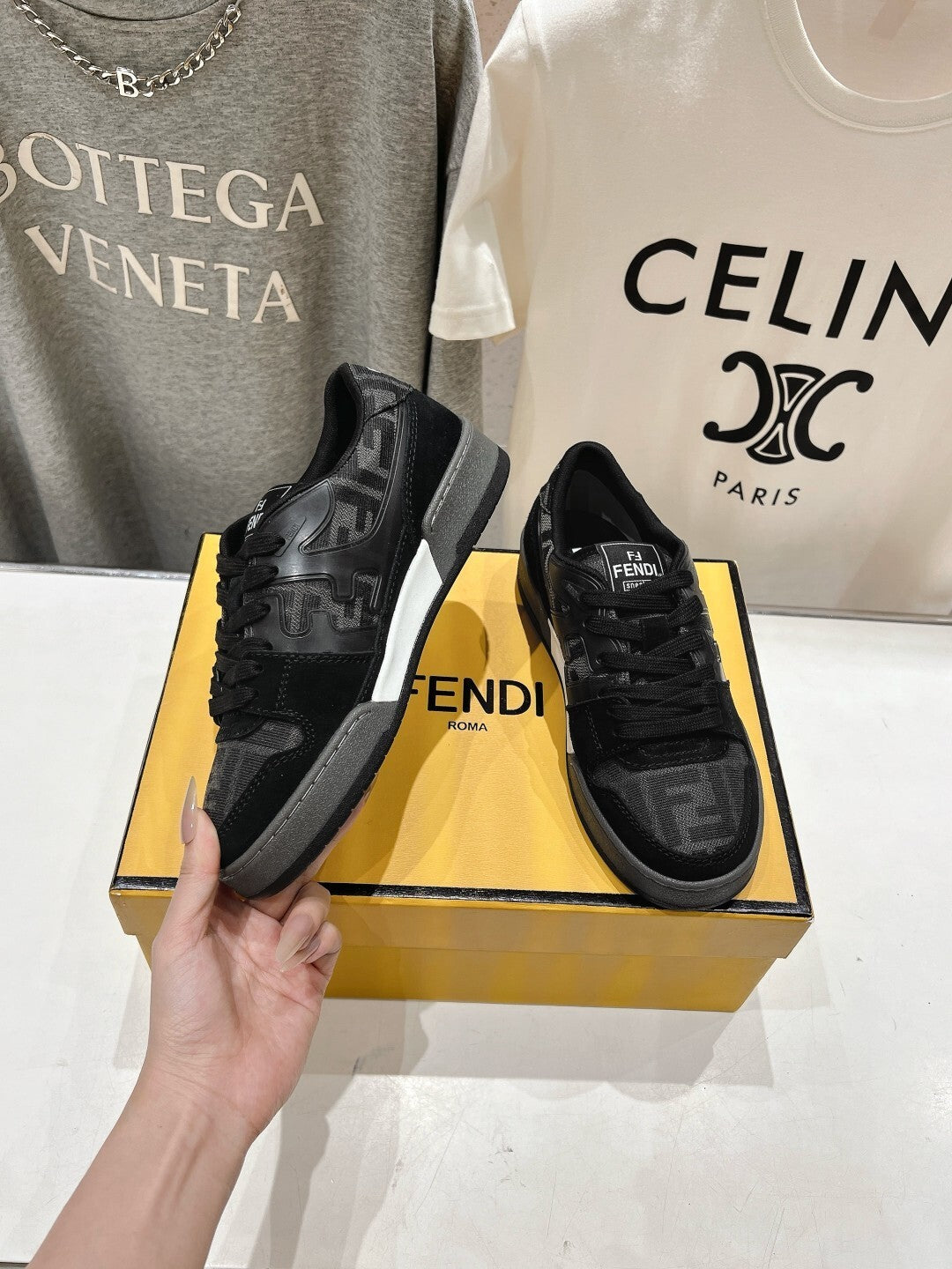 BLACK LOW-TOP URBAN SNEAKERS WITH TONAL DETAILING