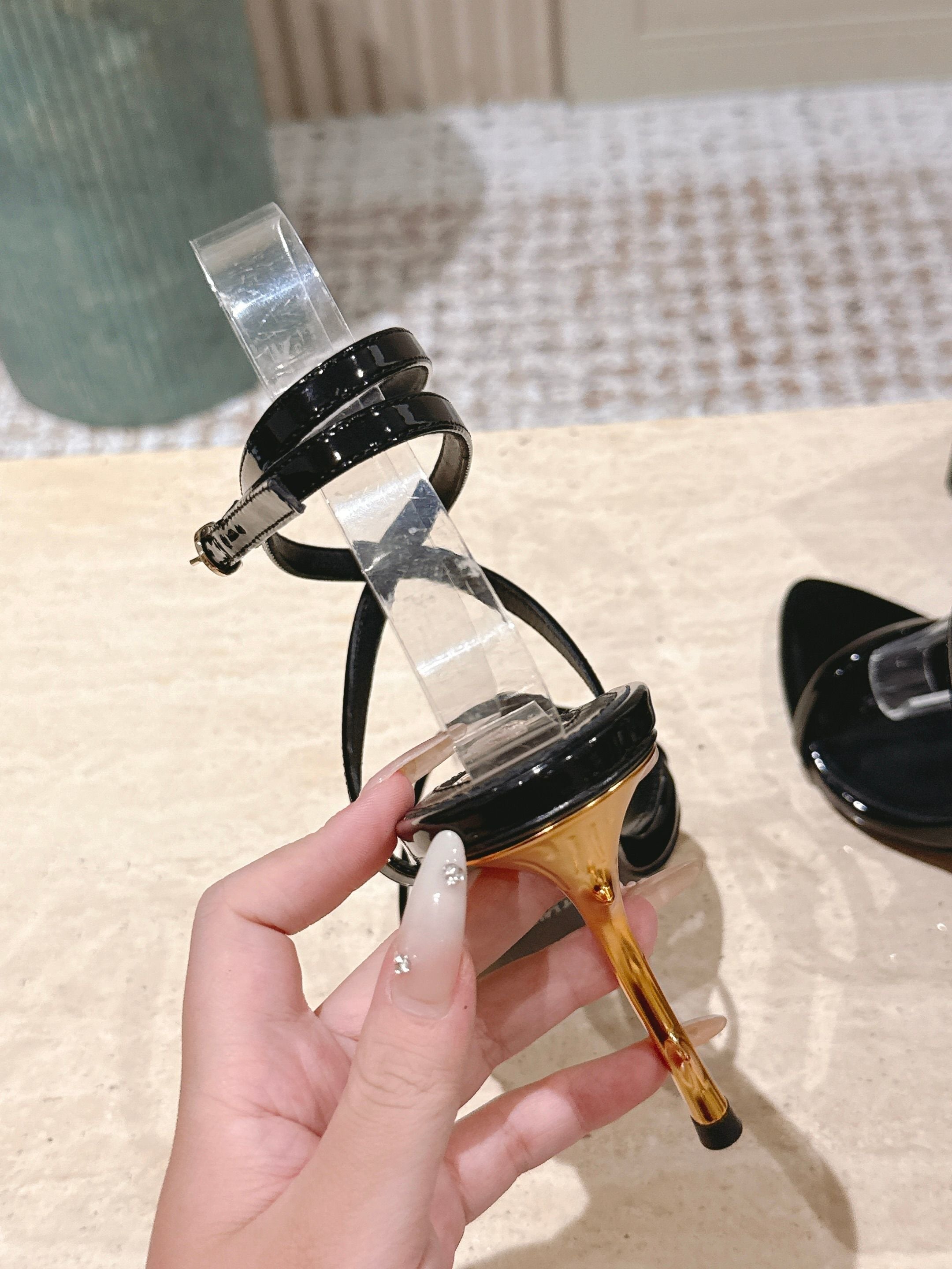 STRAPPY PATENT HEEL SANDALS