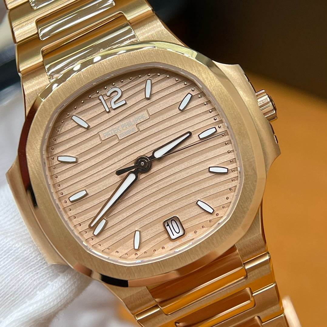 GOLD LUXURY MINIMALIST WATCH