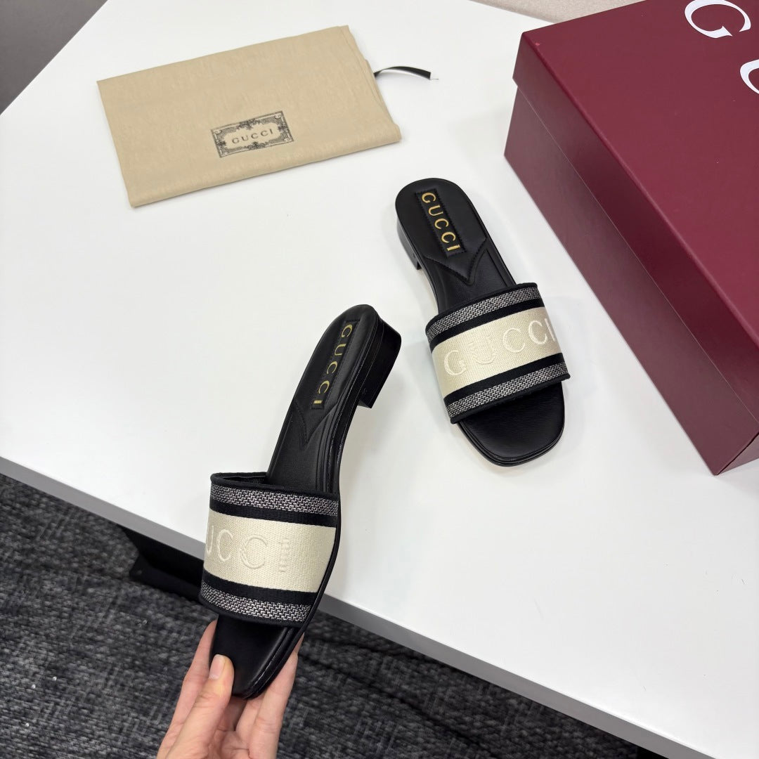 BLACK & BEIGE LOGO WEB SLIDE SANDALS