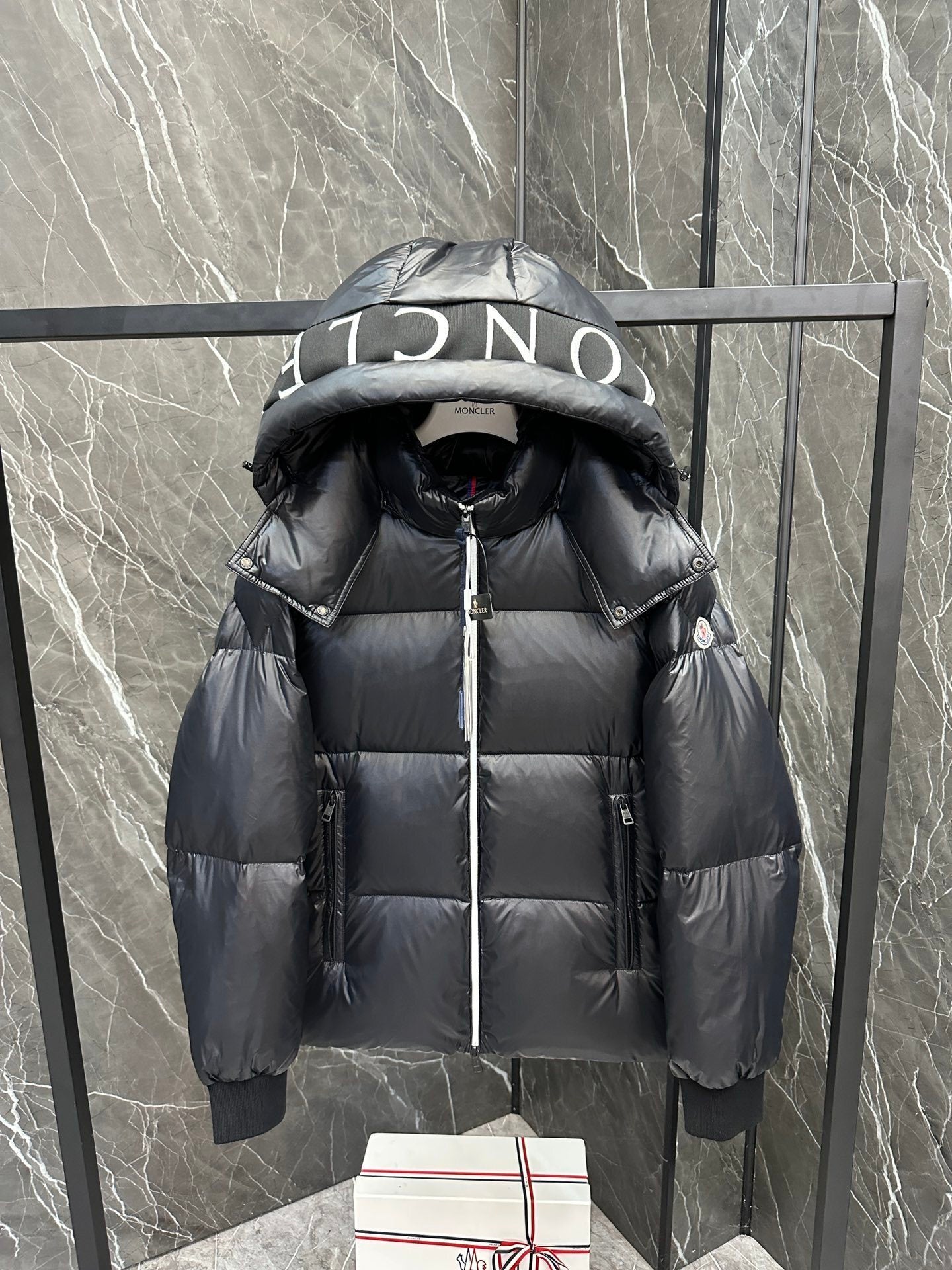LOGO HOODED QUILTED PUFFER JACKET