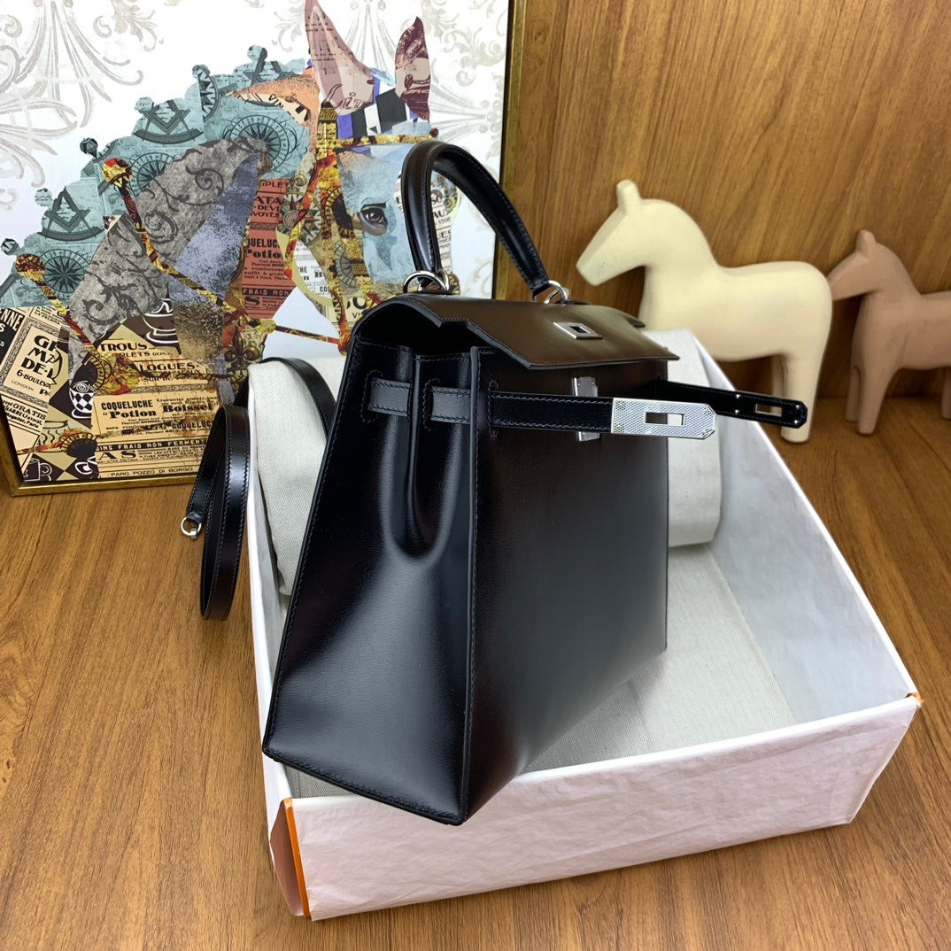 LUXURY BLACK LEATHER TOP HANDLE HANDBAG