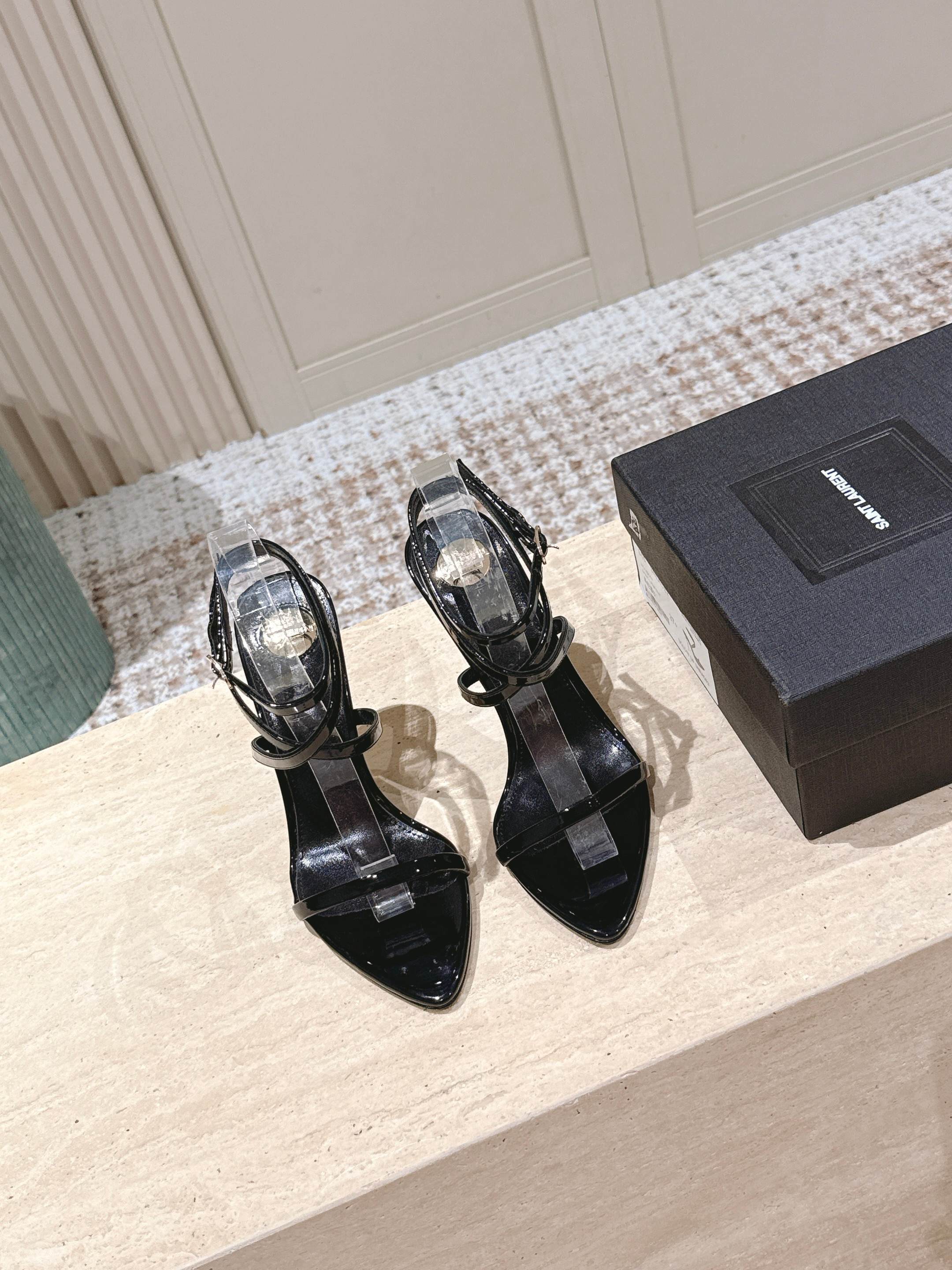 STRAPPY PATENT HEEL SANDALS