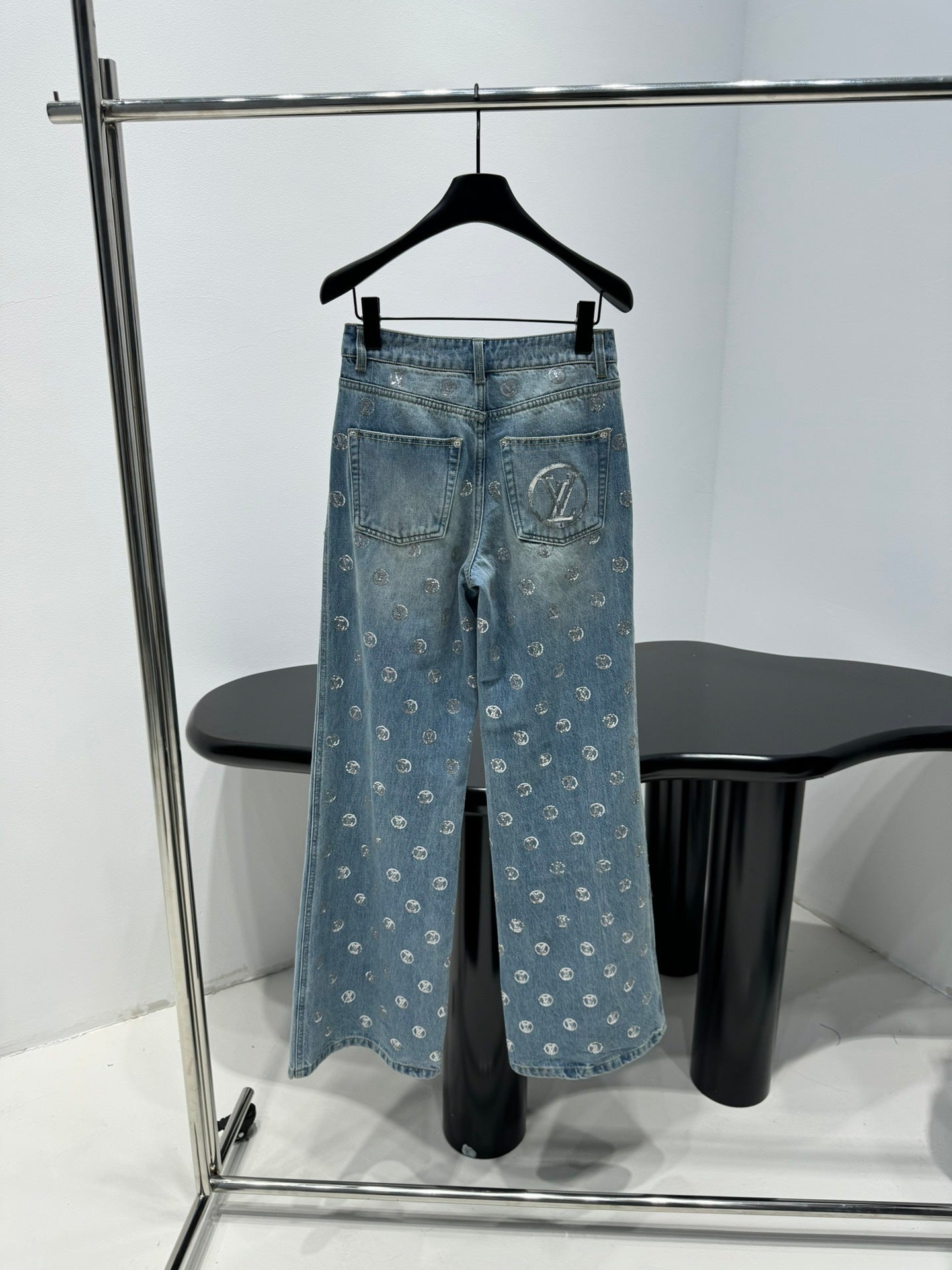 STRAIGHT-LEG DENIM JEANS WITH ALLOVER PRINT