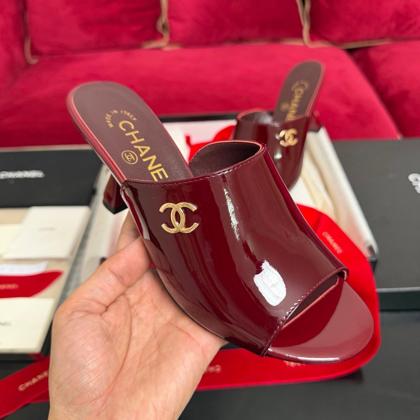 PATENT LEATHER LOGO OPEN-TOE MULE HEELS