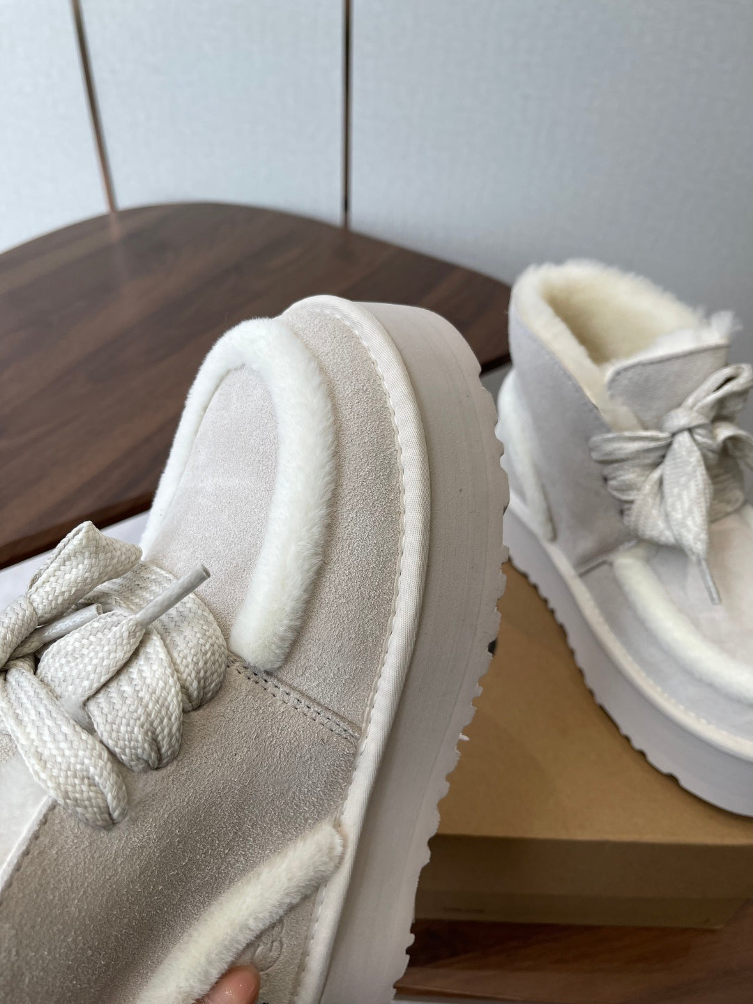 COZY PLATFORM BOOTS – CREAM