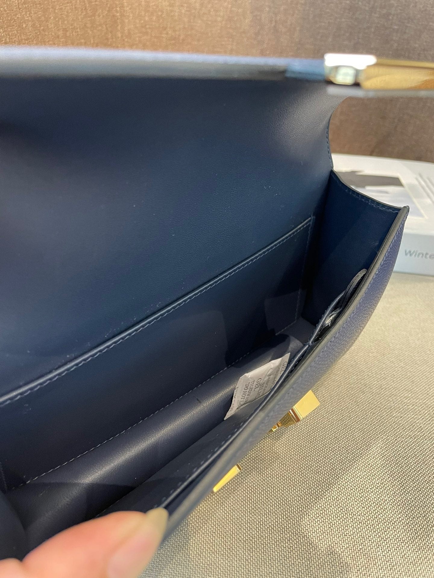 NAVY STRUCTURED CROSSBODY BAG