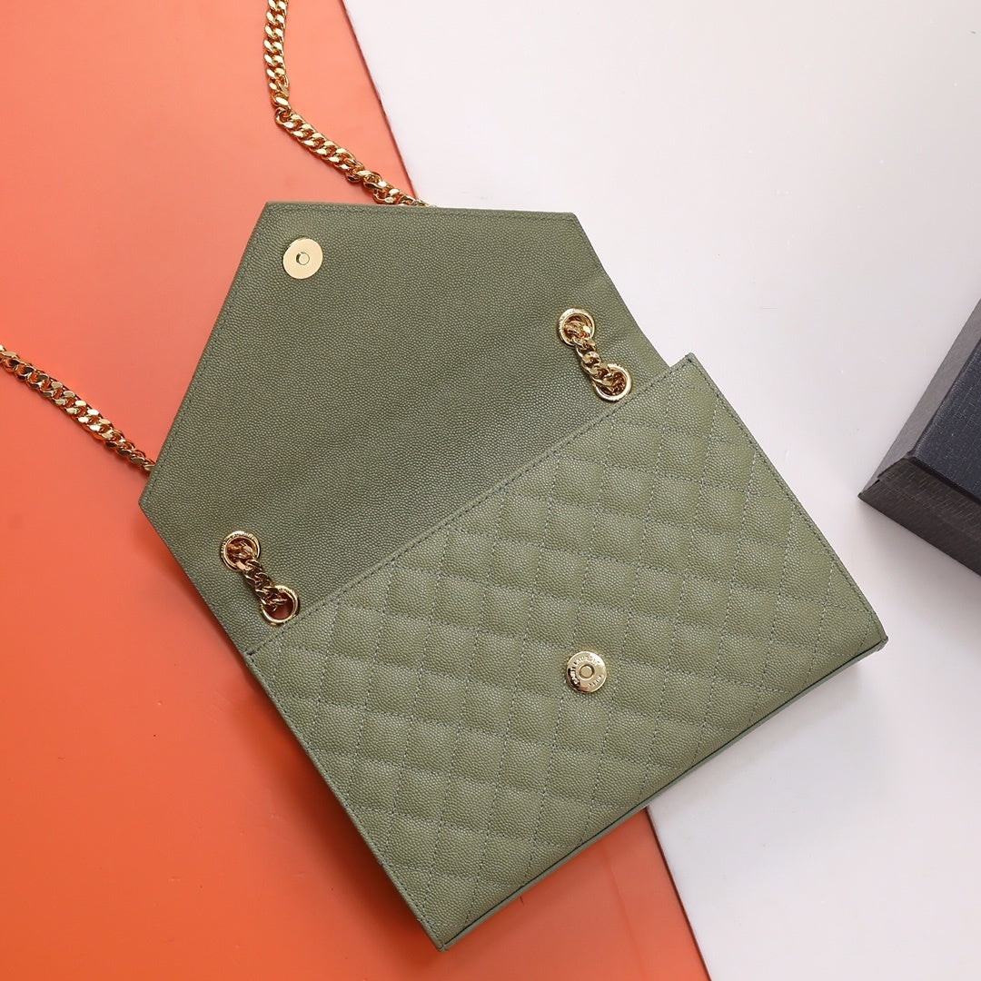 QUILTED ENVELOPE CHAIN SHOULDER BAG