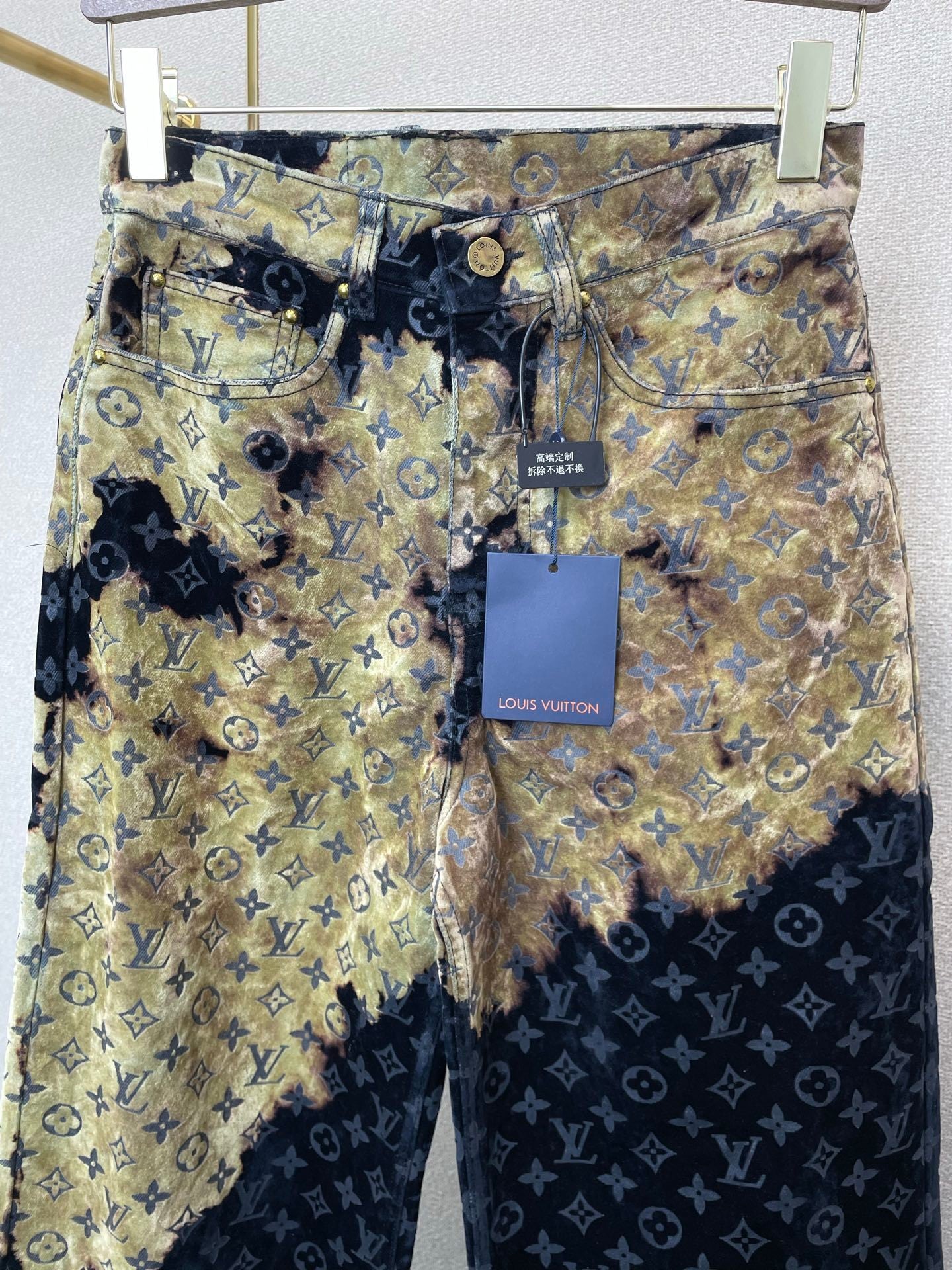 Set aus Jeansjacke und -hose mit Monogramm-Print, gewaschenem Denim