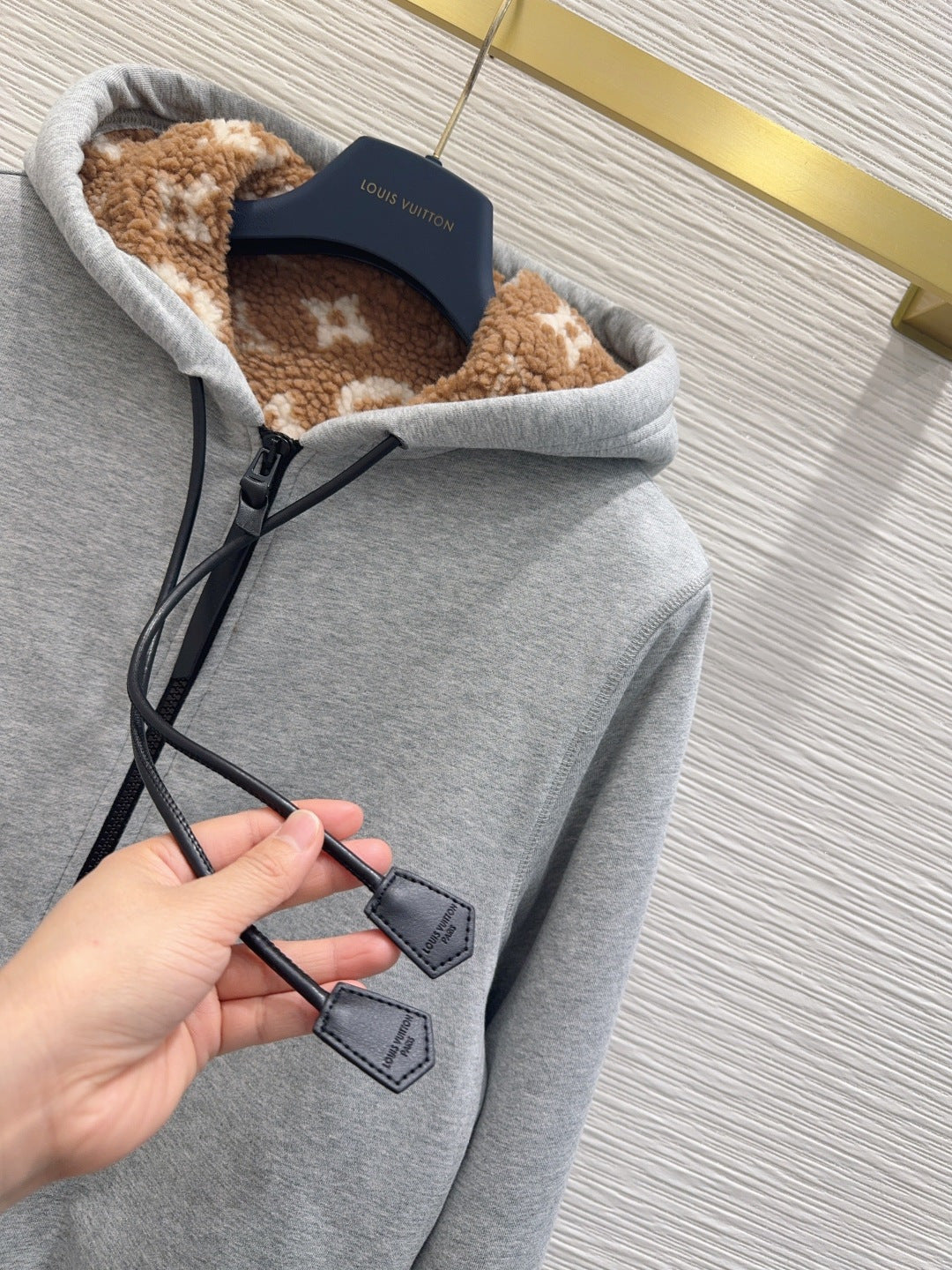 HOODED ZIP-UP SWEATSHIRT WITH FLEECE LINING