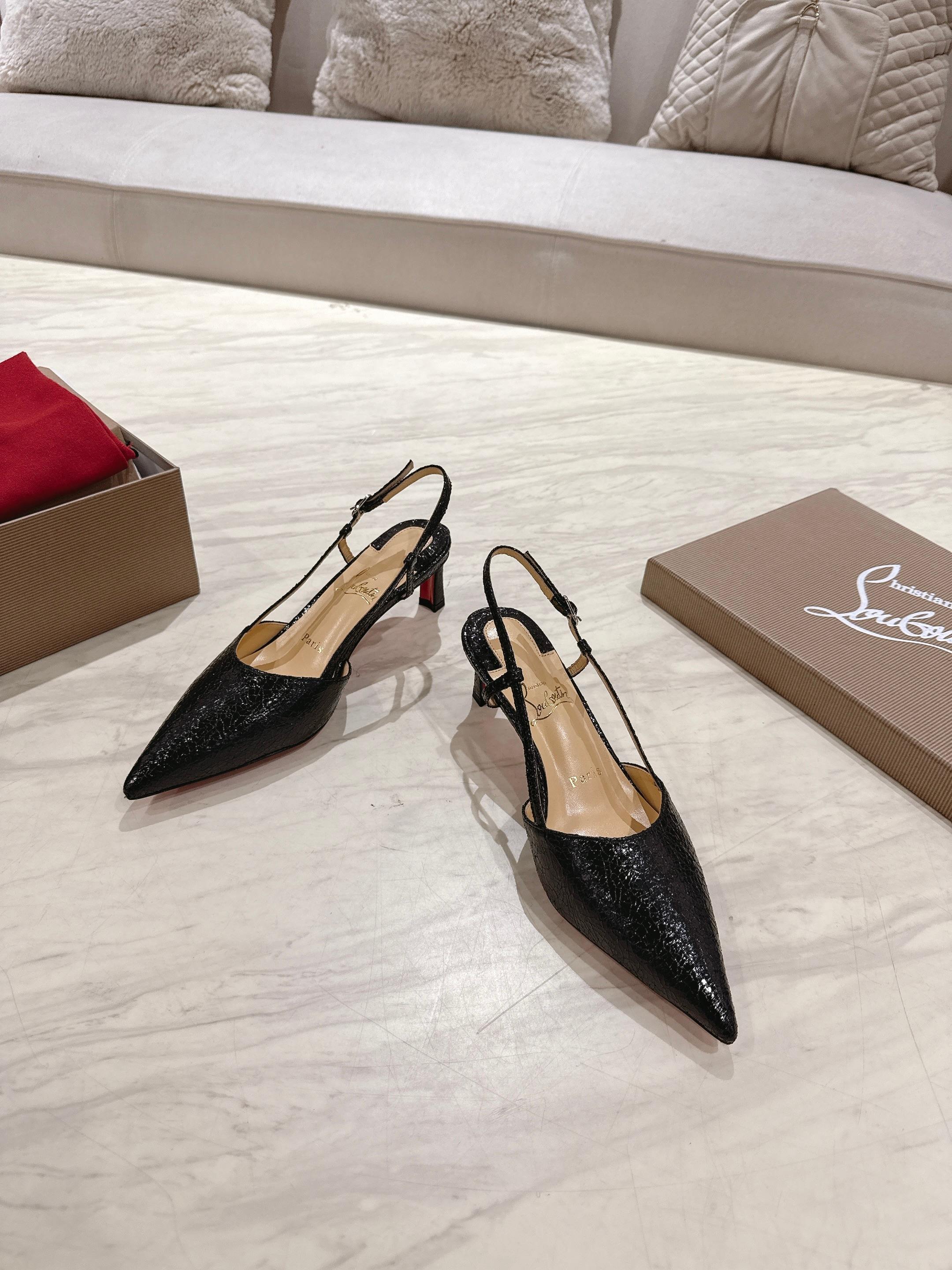 BLACK TEXTURED LEATHER POINTED-TOE SLINGBACK KITTEN HEELS
