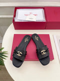 FLAT SLIDE SANDALS – BLACK WOVEN STRAP WITH METAL ACCENT