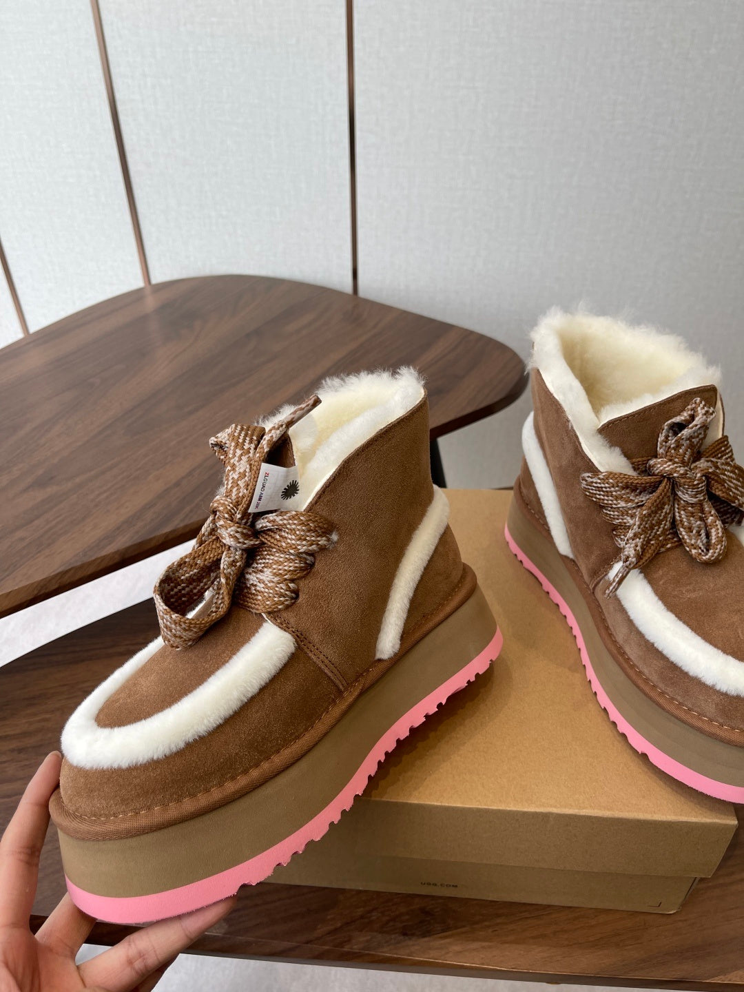 COZY PLATFORM BOOTS – BROWN