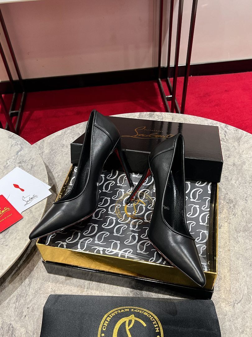 BLACK CLASSIC POINTED-TOE PUMPS