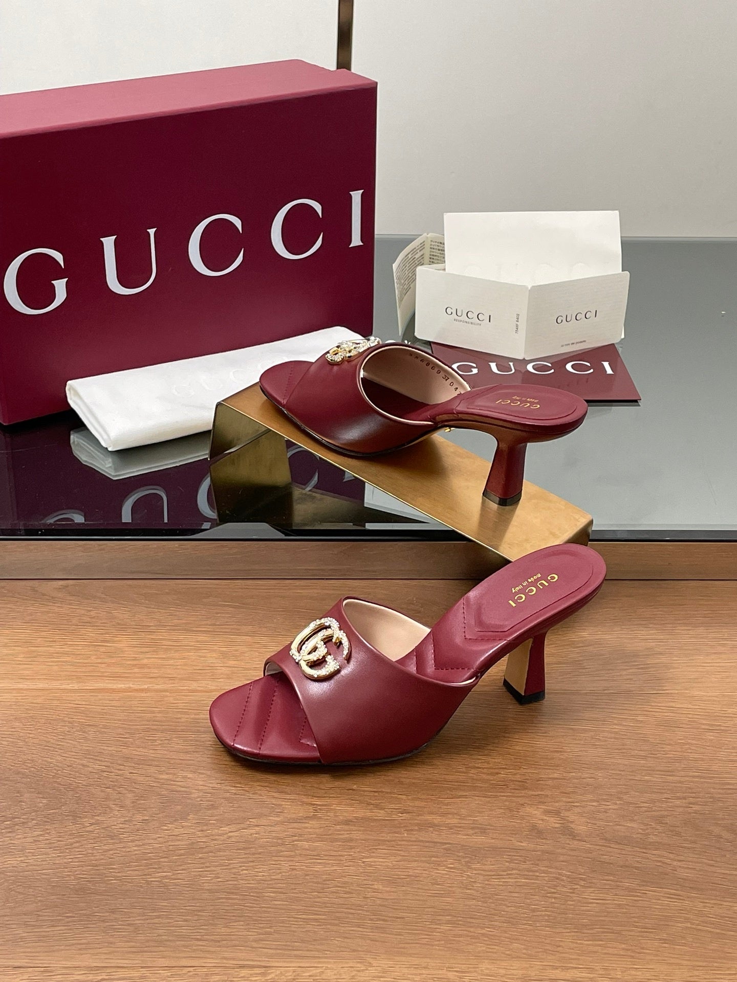 BURGUNDY BLOCK HEEL SLIDES