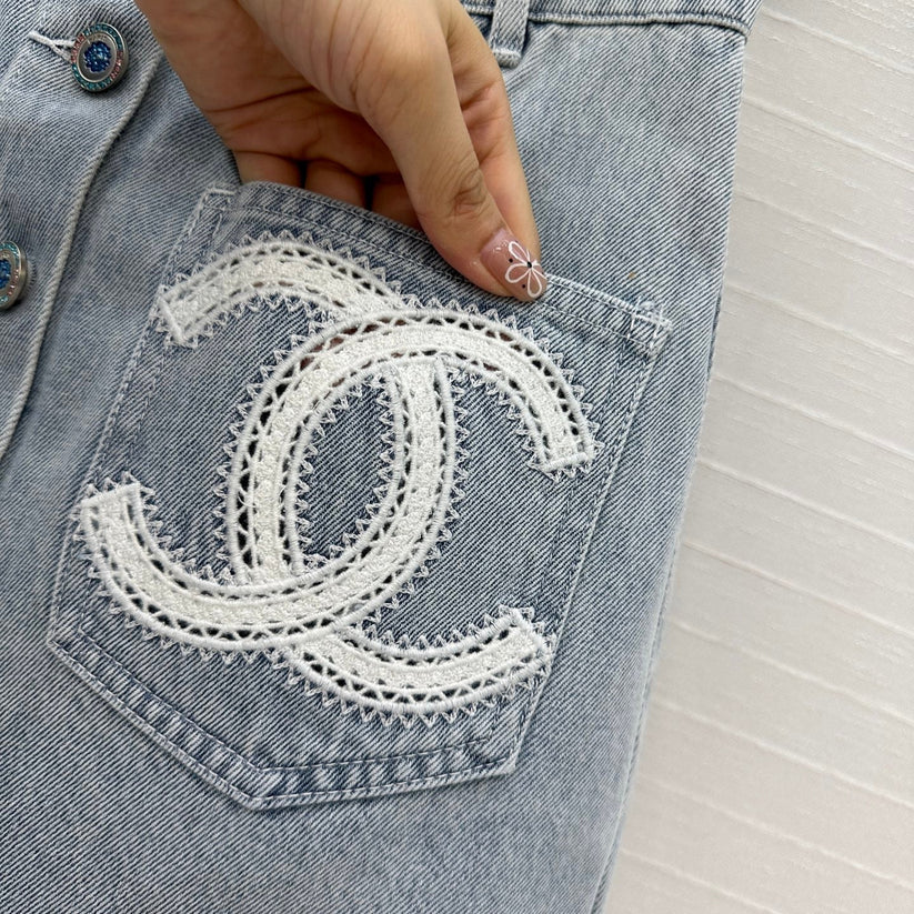 BUTTON-FRONT DENIM MINI SKIRT