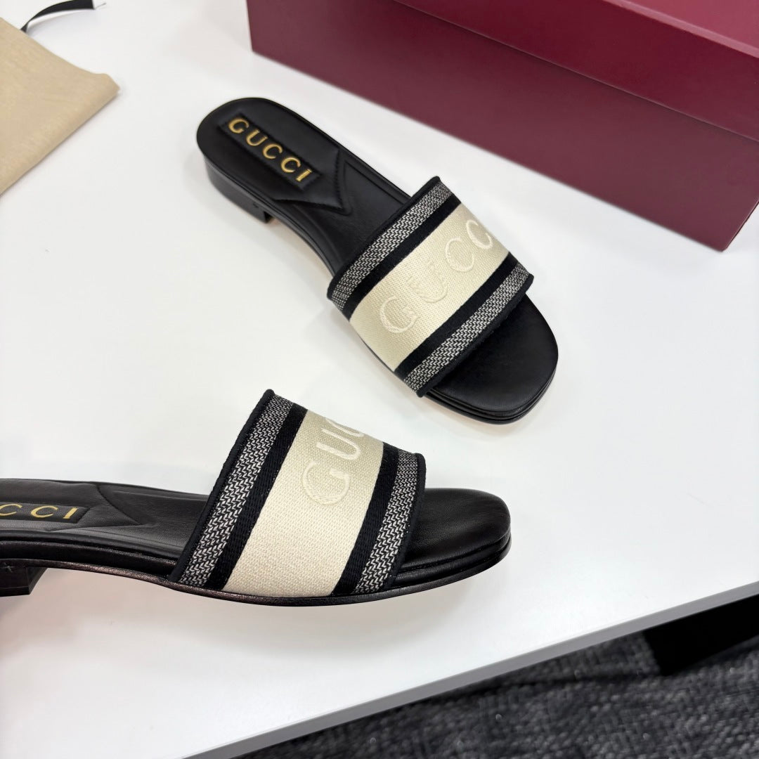 BLACK & BEIGE LOGO WEB SLIDE SANDALS