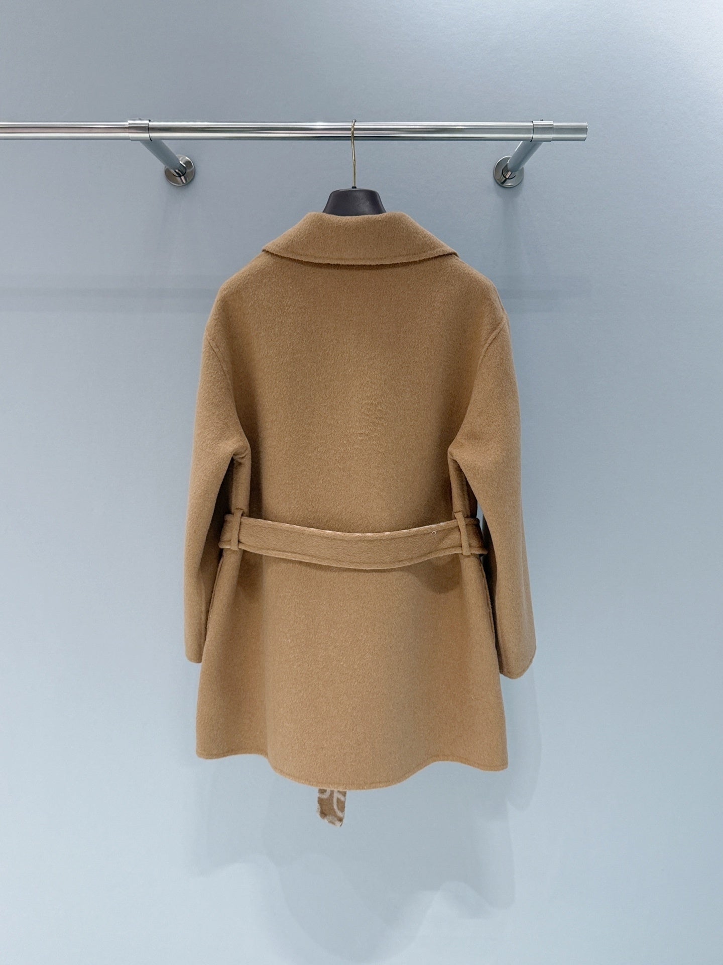 CAMEL SHORT COAT WITH SOFT COLLAR AND ADJUSTABLE BELT