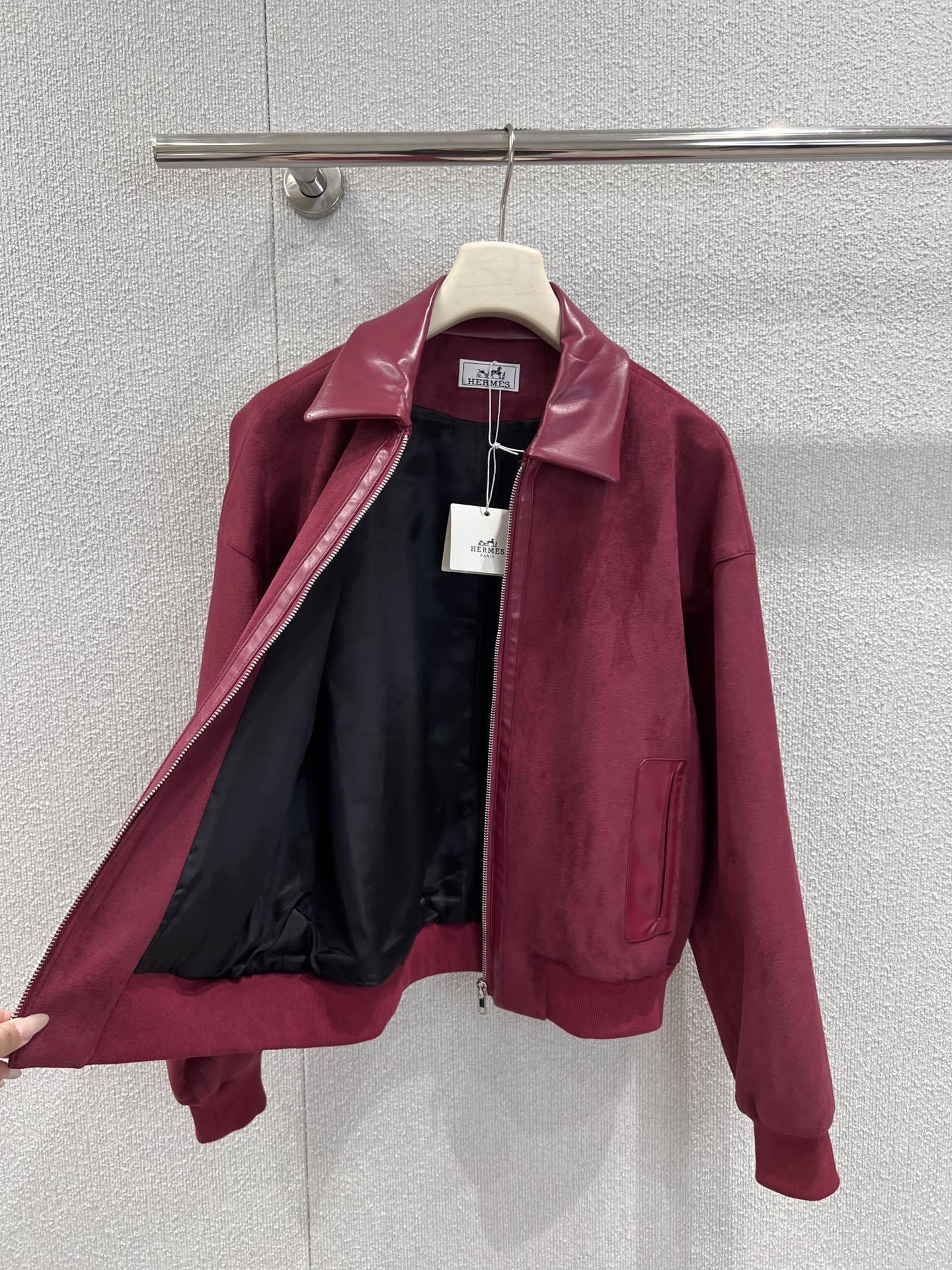 BURGUNDY ZIP-FRONT JACKET WITH LEATHER COLLAR DETAIL