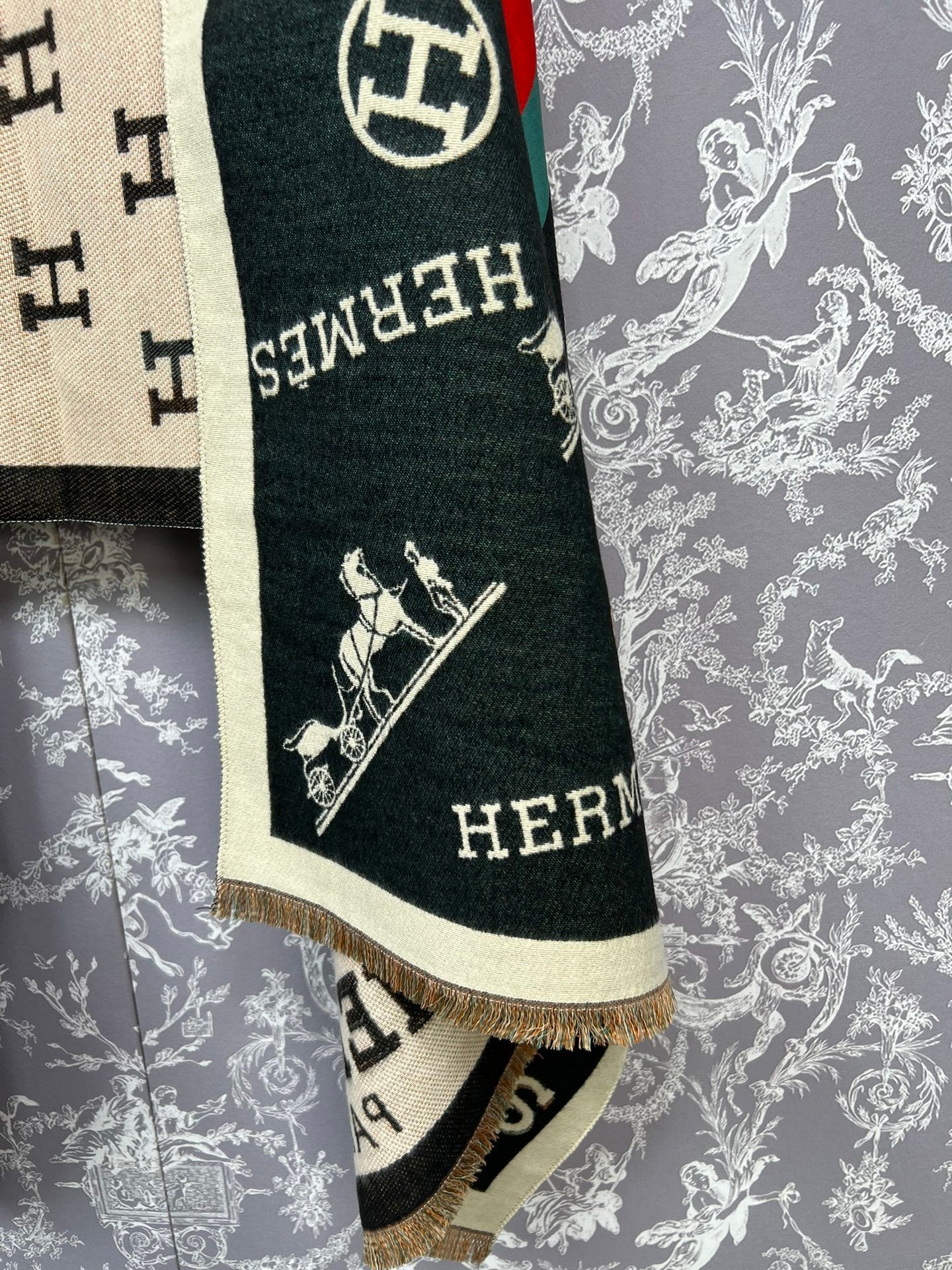ICONIC JACQUARD CASHMERE-BLEND SCARF WITH EQUESTRIAN MOTIFS