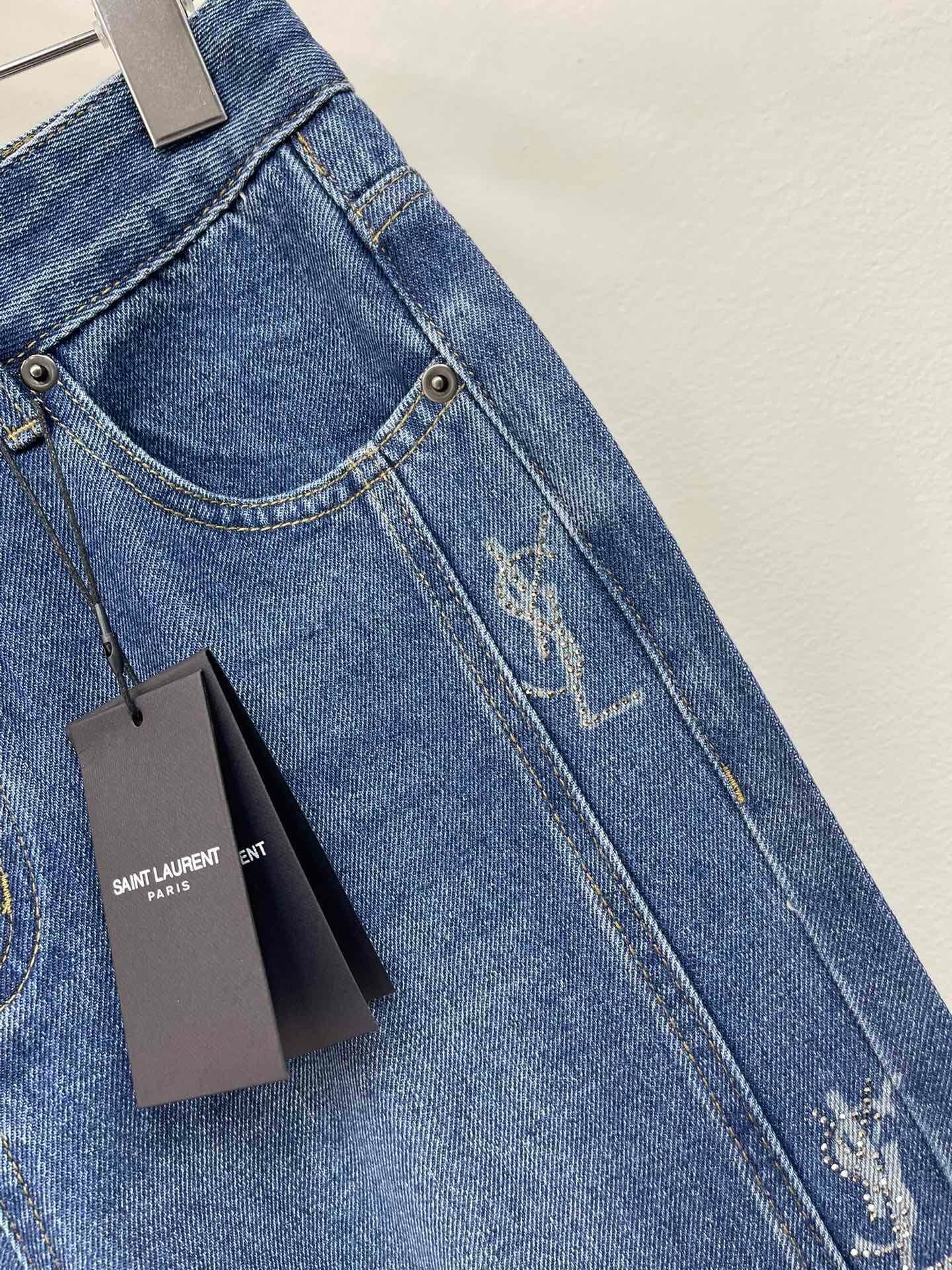 LOGO STRIPE STRAIGHT LEG DENIM JEANS
