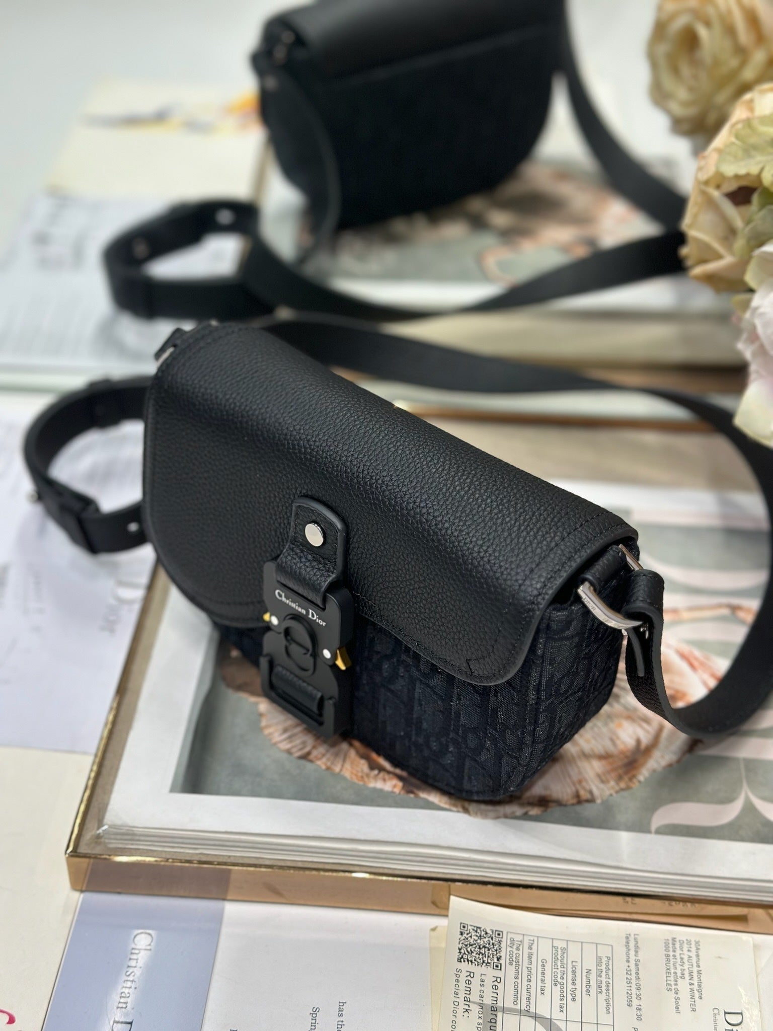 SIGNATURE CANVAS CROSSBODY BAG