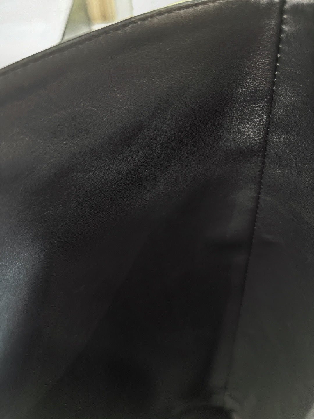 BEIGE LEATHER KNEE-HIGH BOOTS WITH BLACK CAP TOE AND BLOCK HEEL