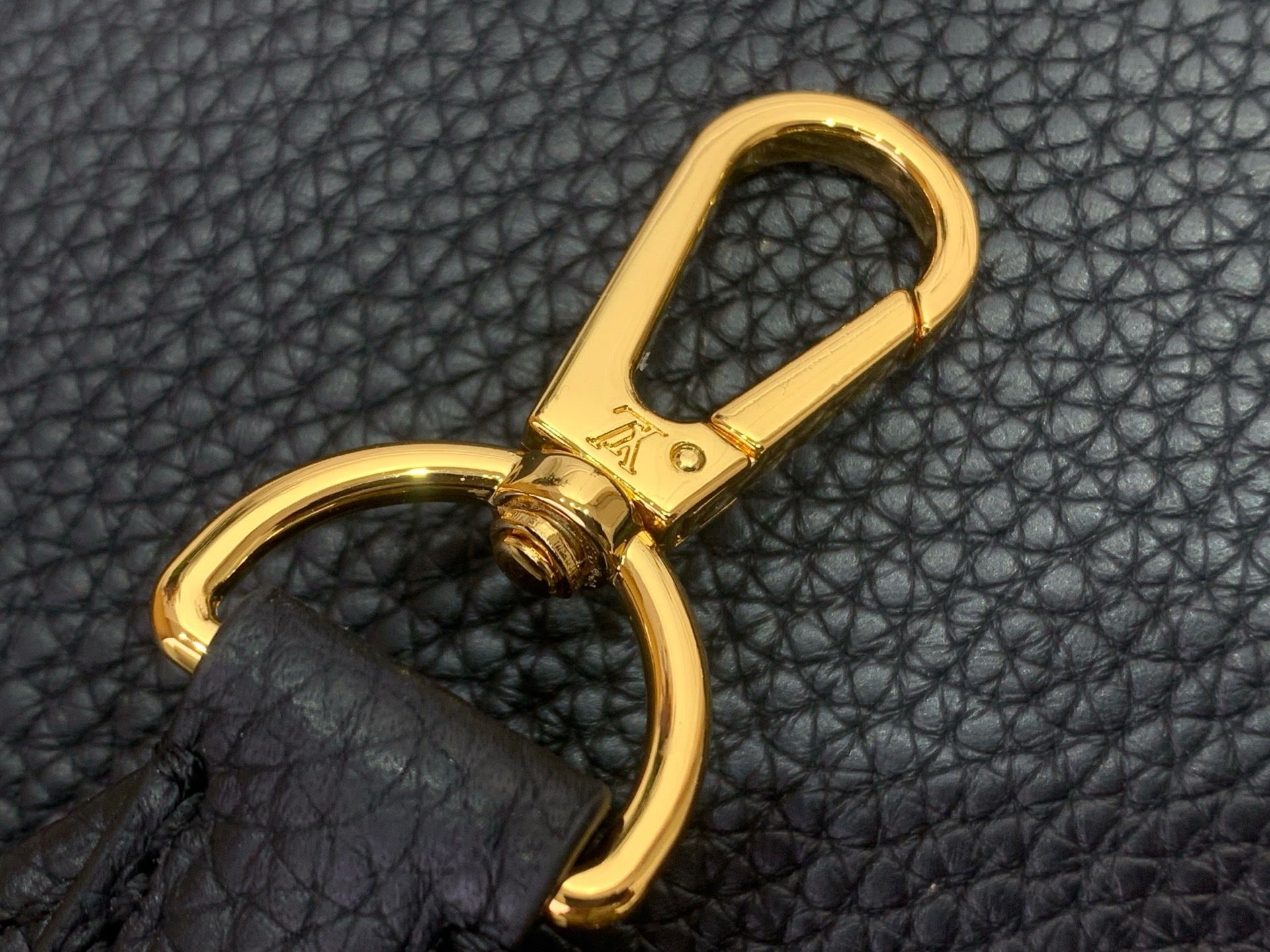 ELEGANT TOP HANDLE STATEMENT BAG