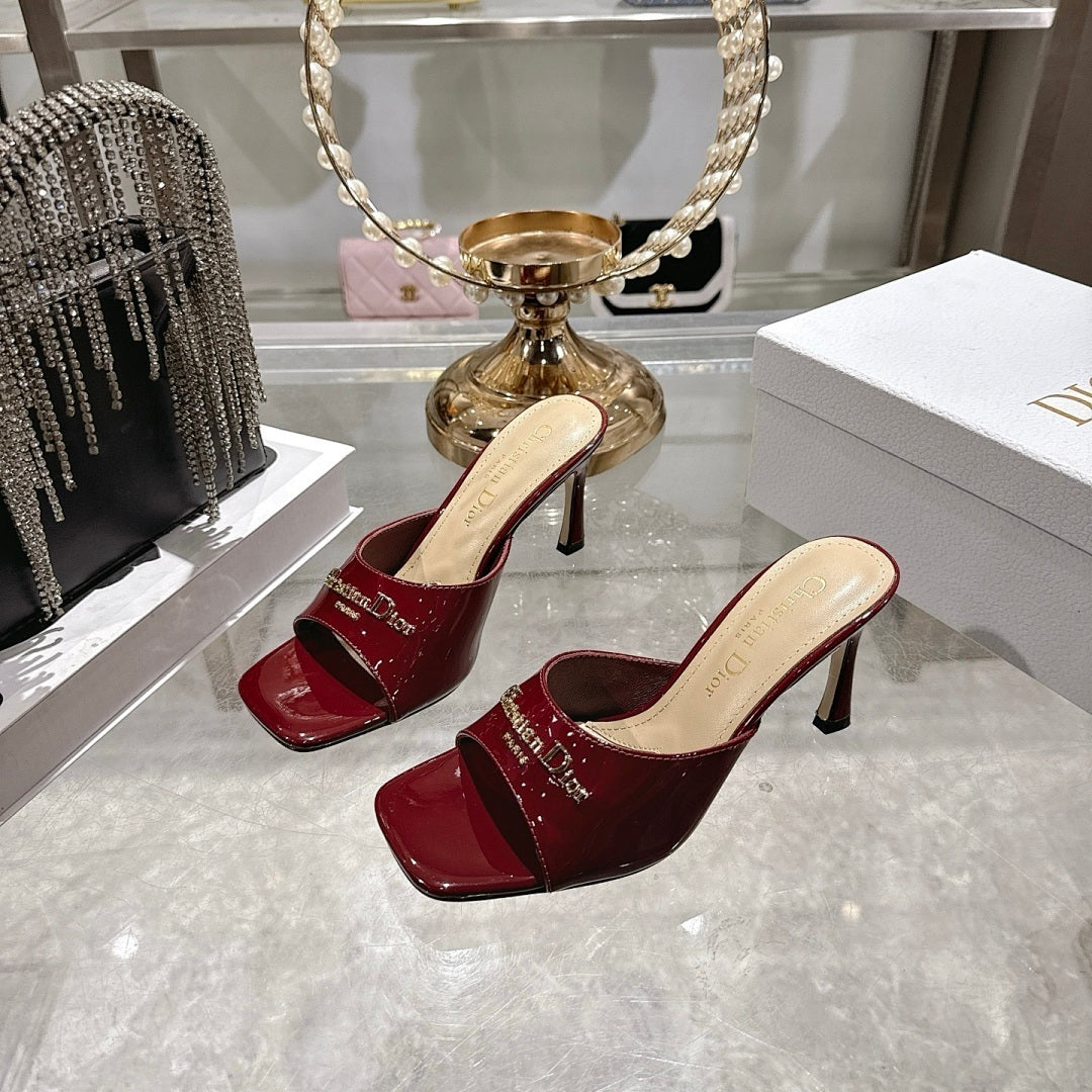 RED PATENT SQUARE-TOE MULE HEELS