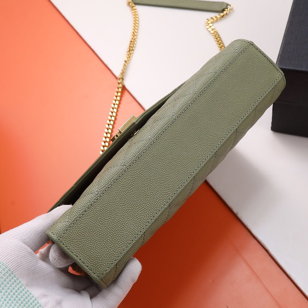 QUILTED ENVELOPE CHAIN SHOULDER BAG