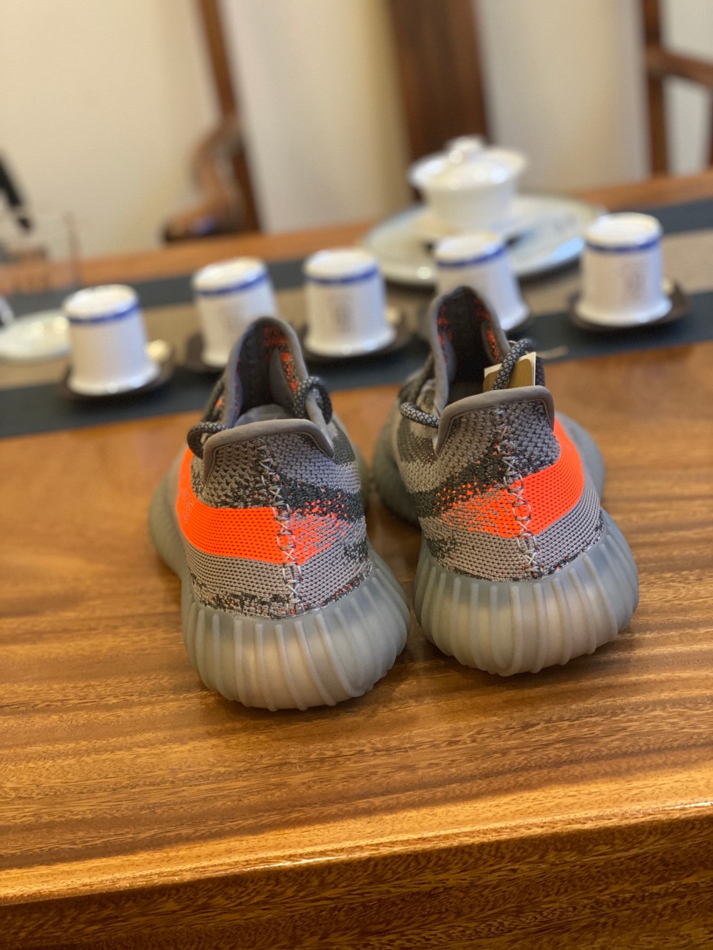 UNISEX BREATHABLE KNIT LOW-TOP SNEAKERS – GRAY WITH ORANGE STRIPE