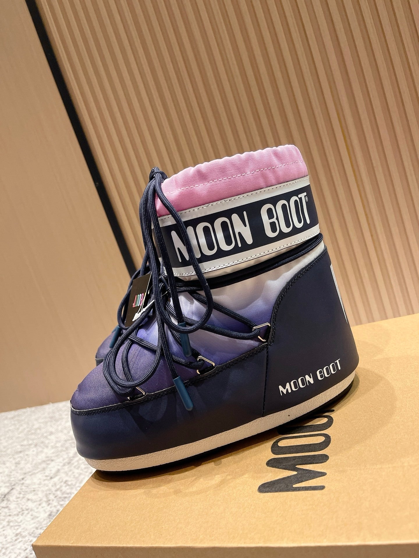 MULTICOLOR PADDED WINTER BOOTS WITH CONTRAST LINING