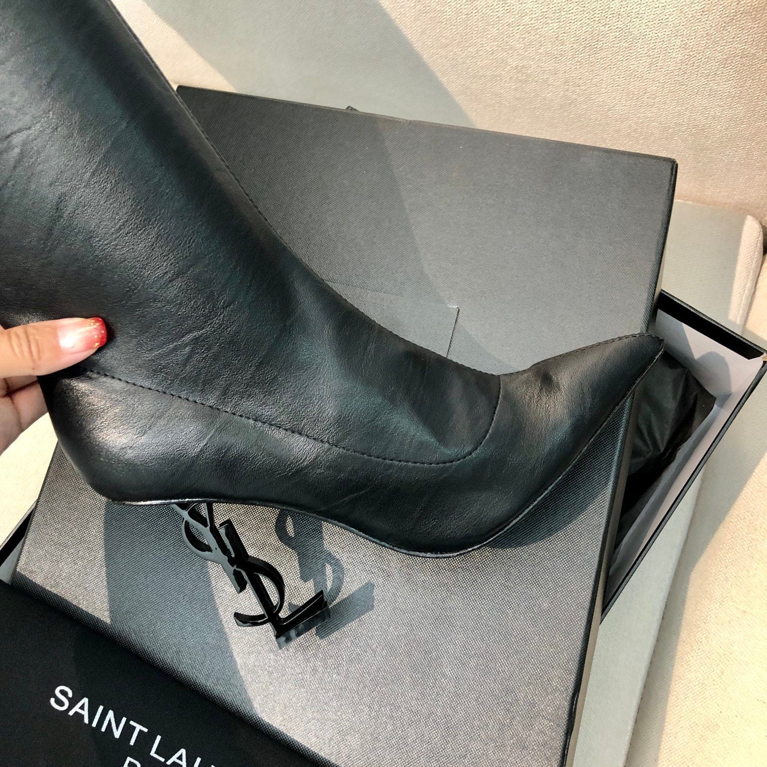 OVERKNEE POINTED HEEL BOOTS