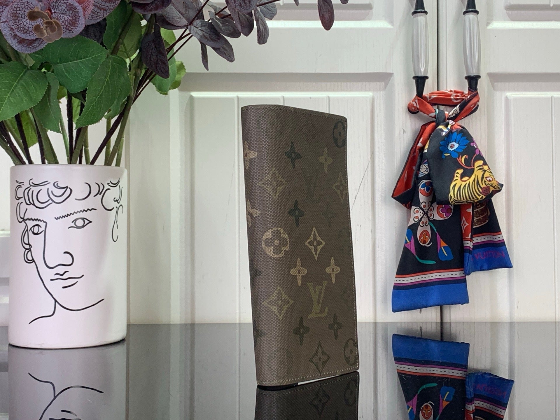 CLASSIC MONOGRAM SLIM WALLET