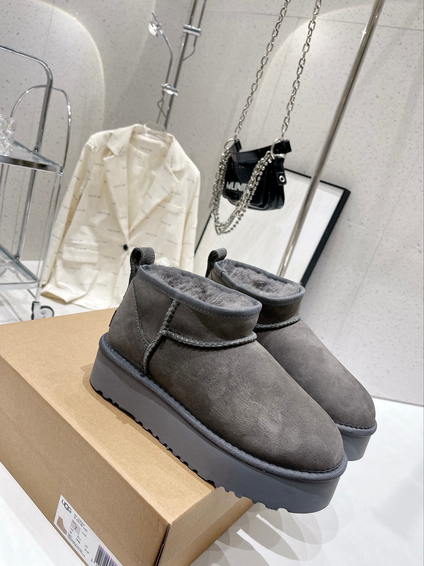 ELEVATED ANKLE SLIPPERS