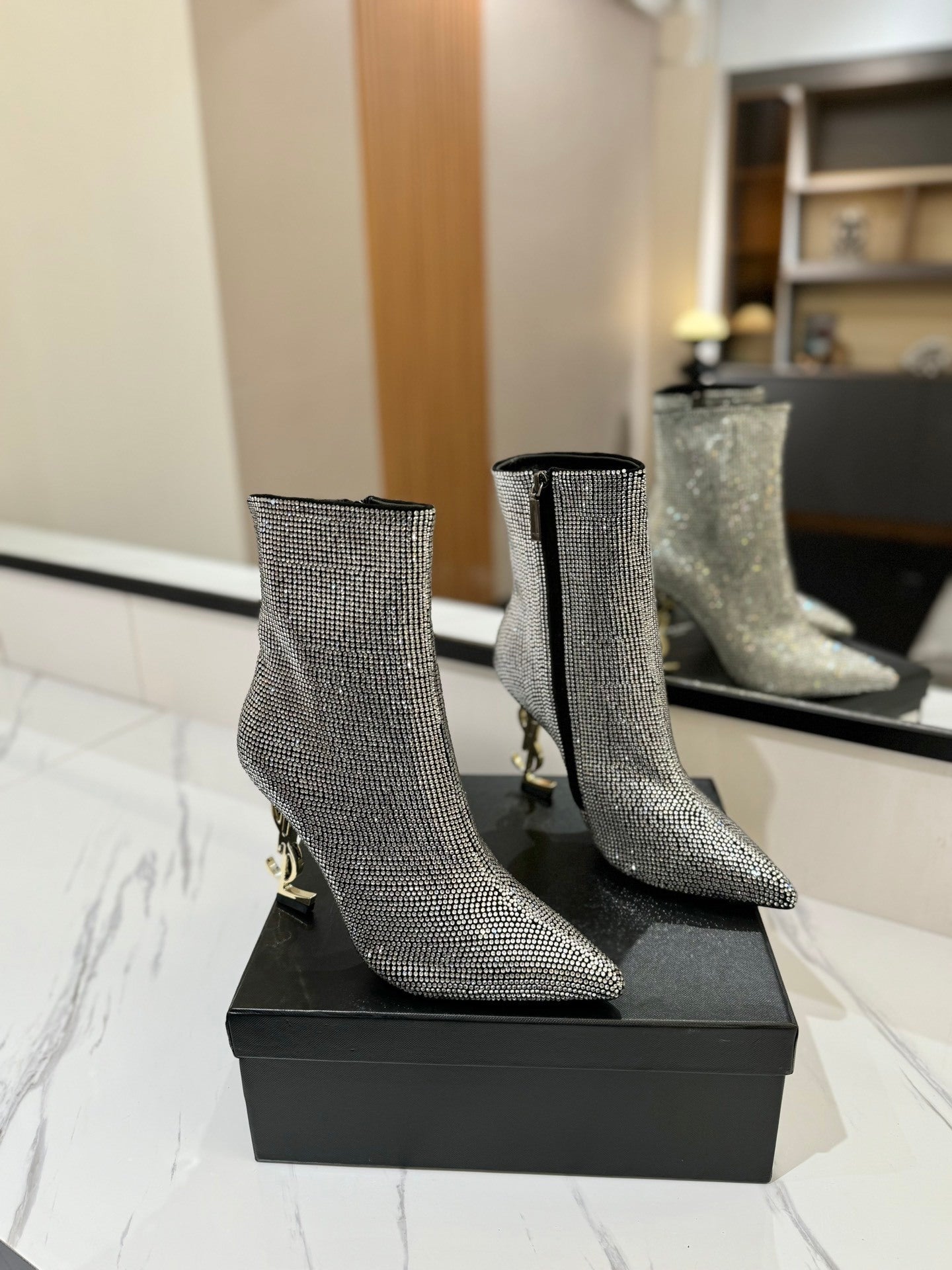 CRYSTAL POINTED HEEL BOOTS