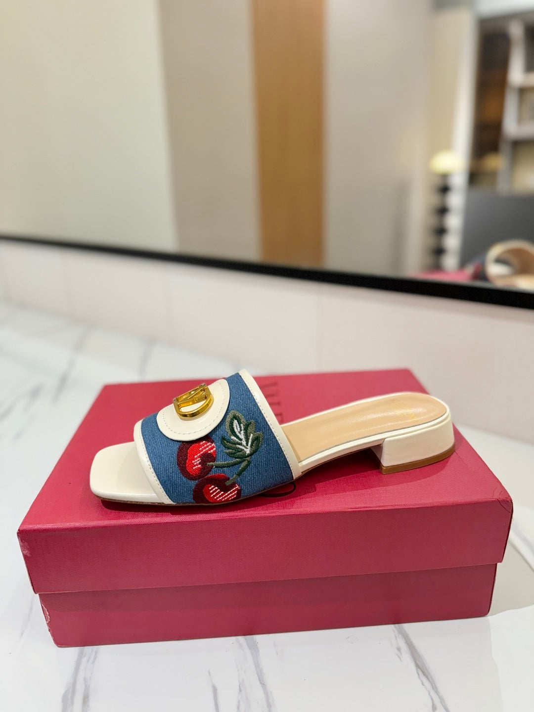 EMBROIDERED DENIM SLIDE SANDALS WITH CHERRY DETAIL – BLUE & IVORY